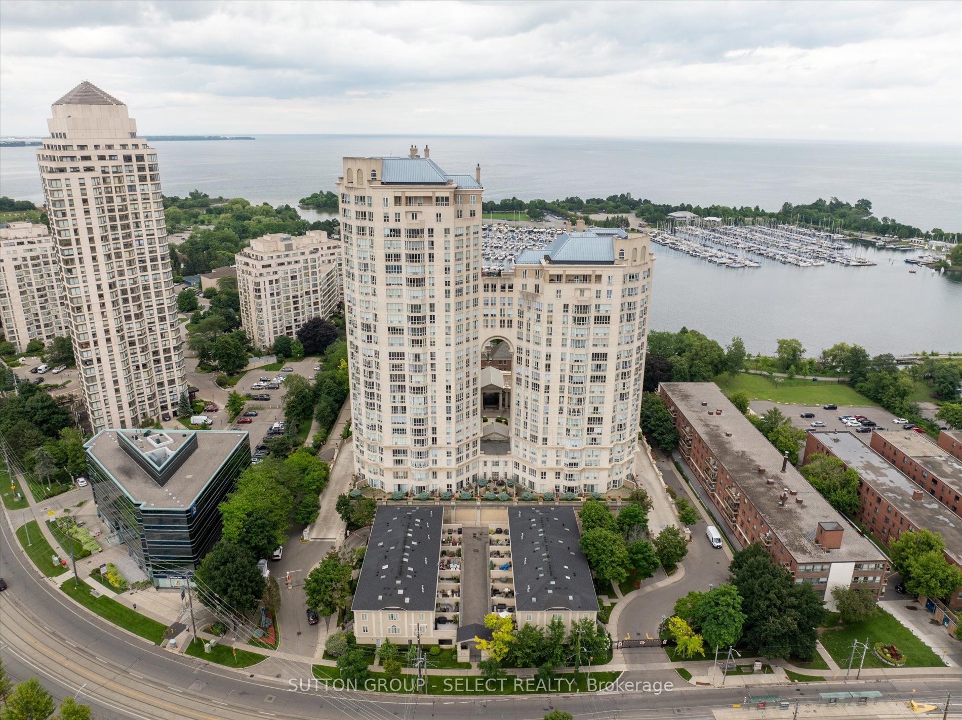 2285 Lake Shore Blvd W, #414