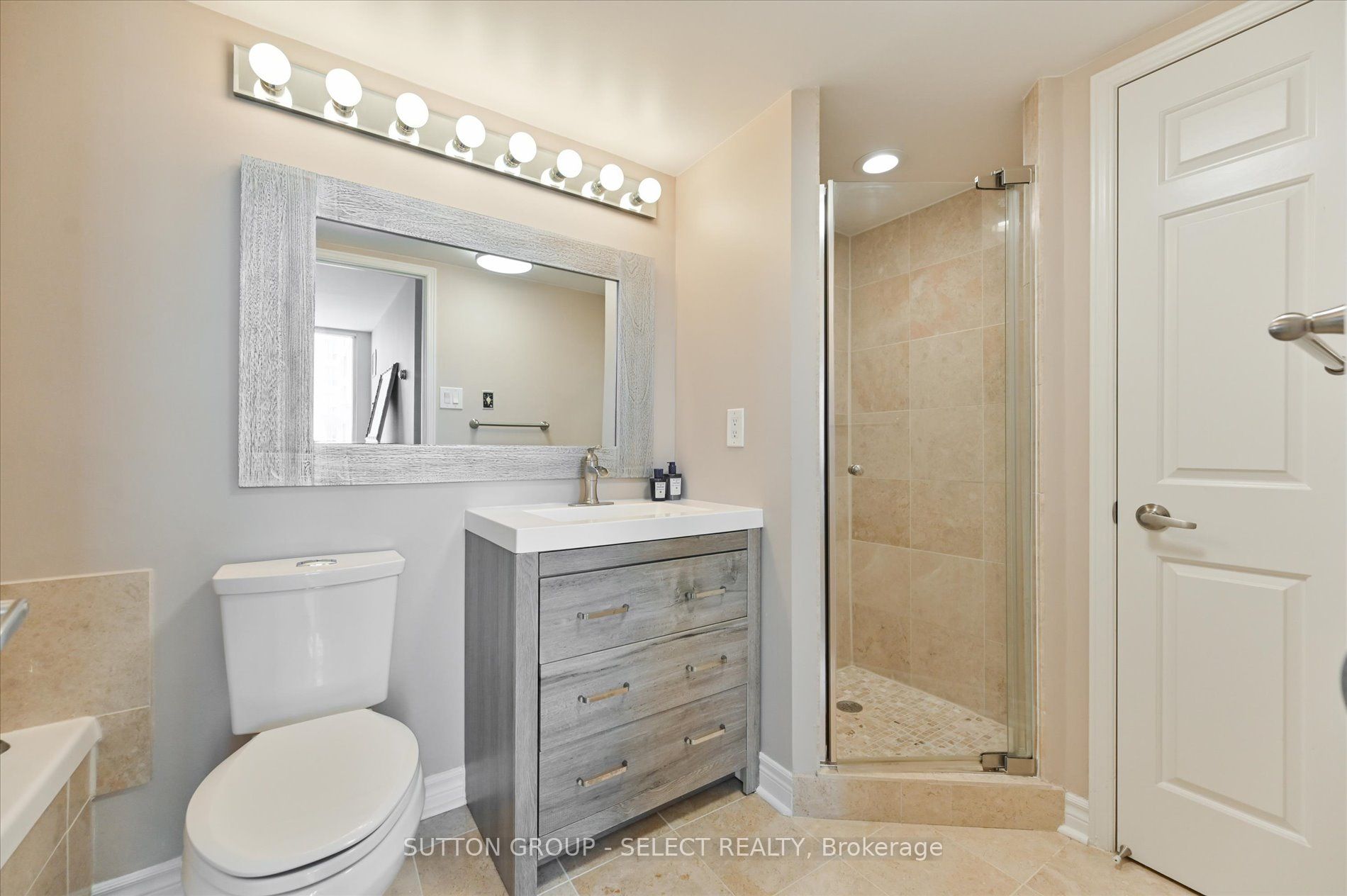 2285 Lake Shore Blvd W, #414