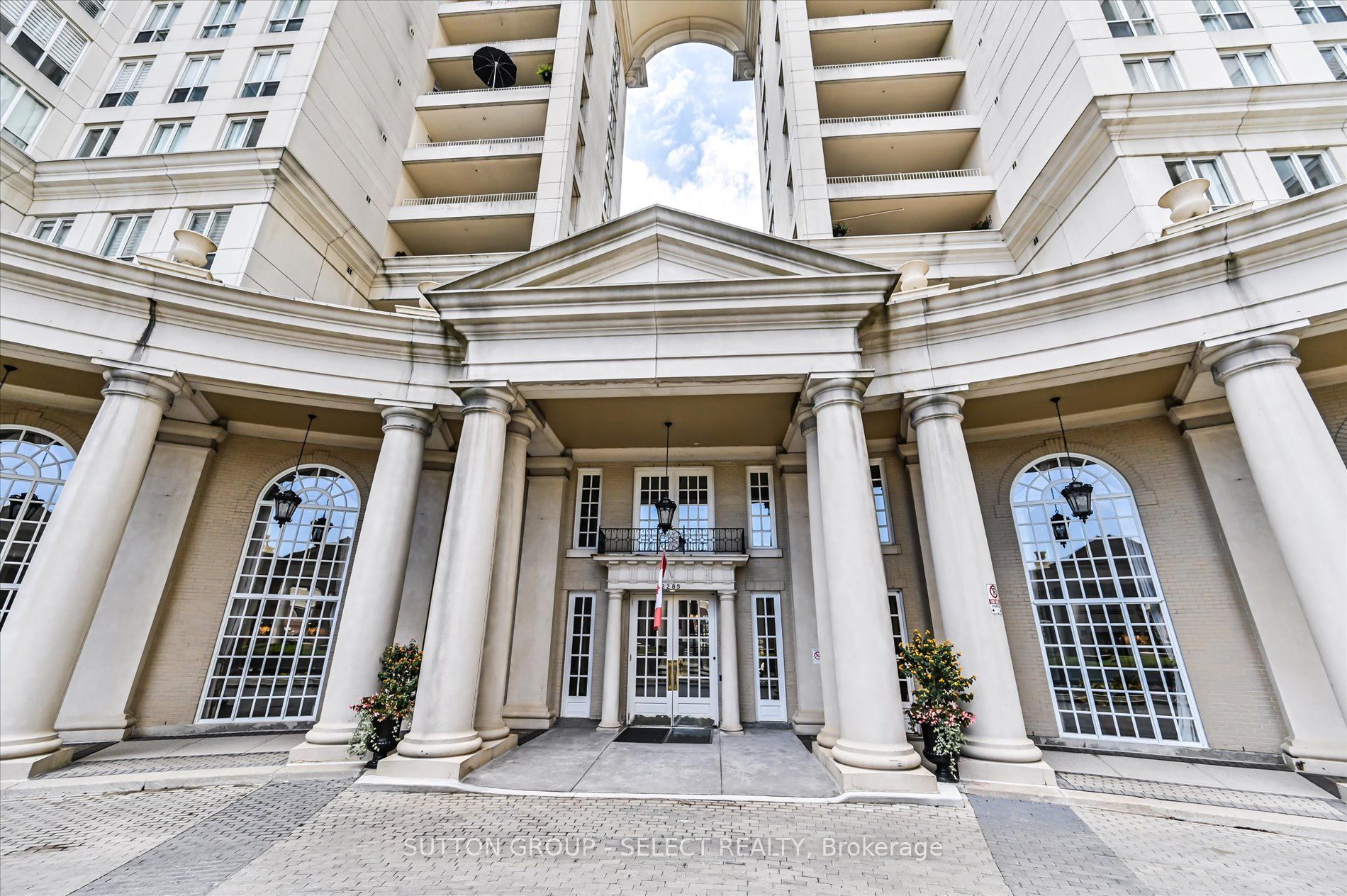 2285 Lake Shore Blvd W, #414