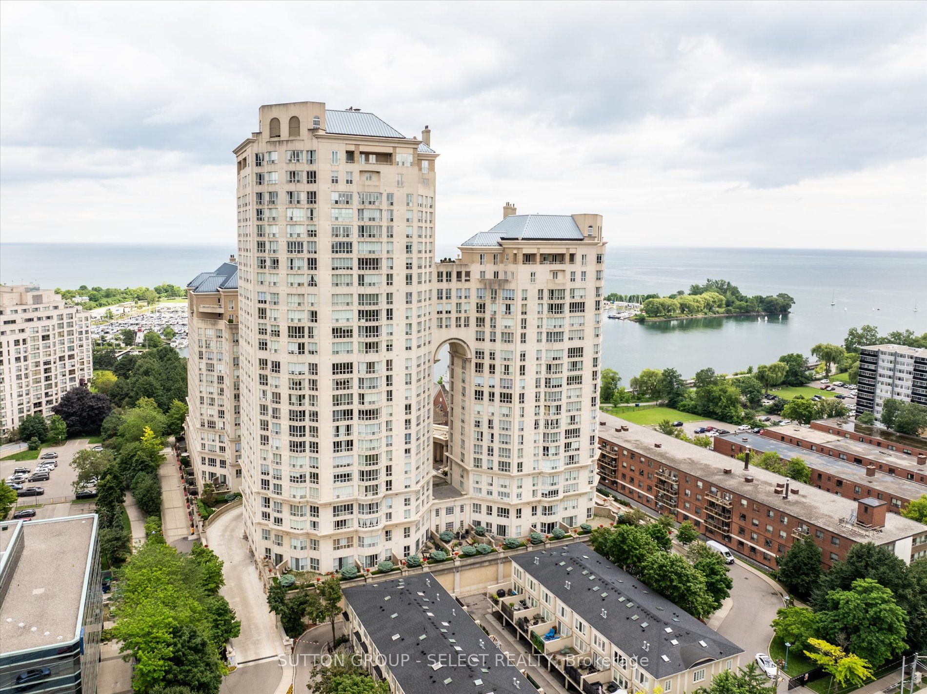 2285 Lake Shore Blvd W, #414