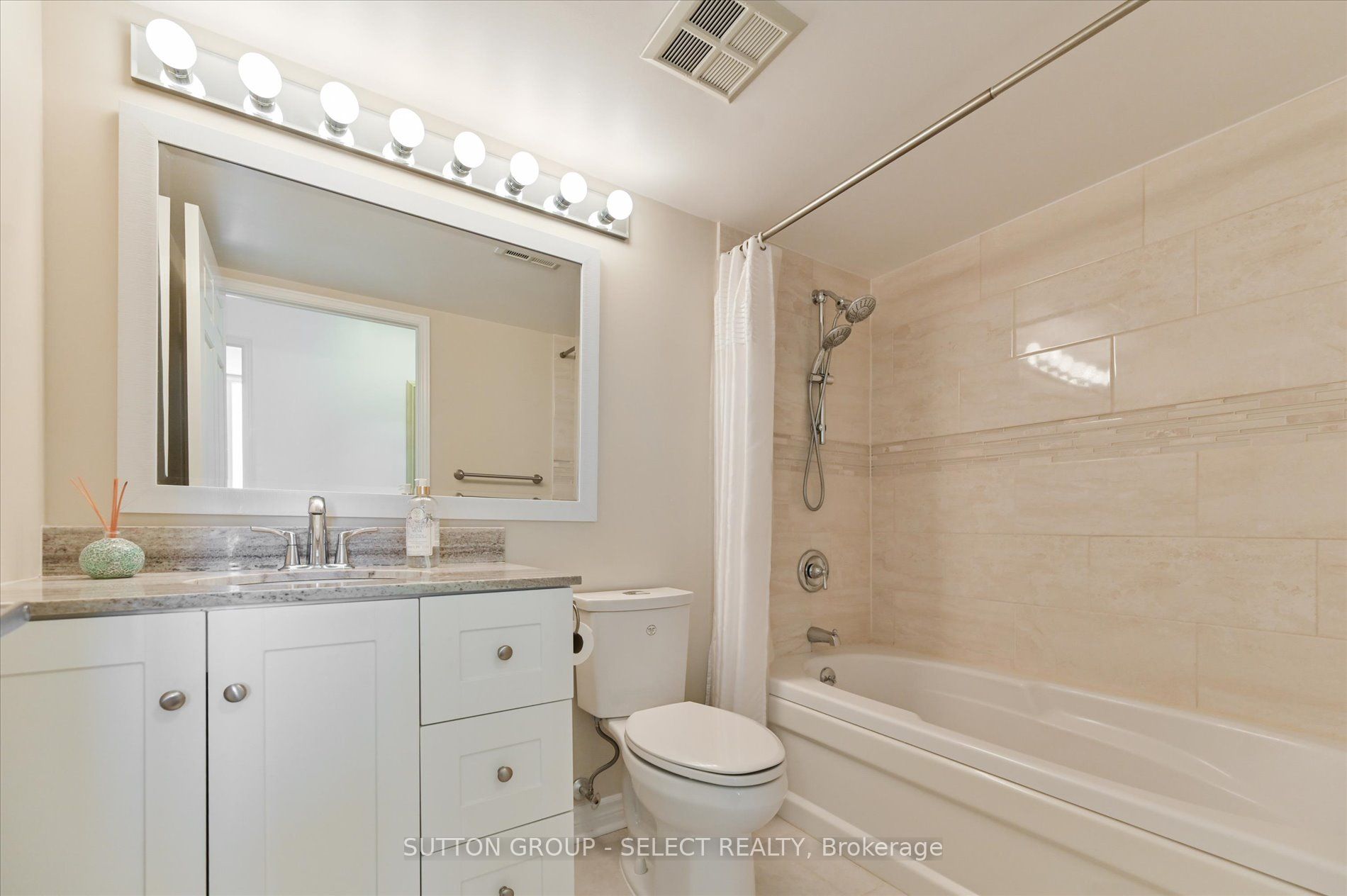 2285 Lake Shore Blvd W, #414