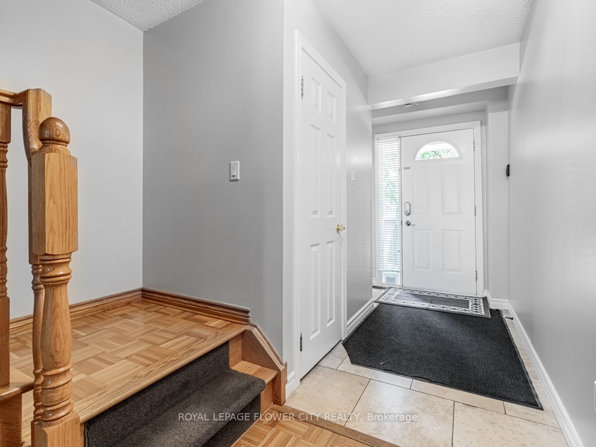 750 Burnhamthorpe Road E, #31