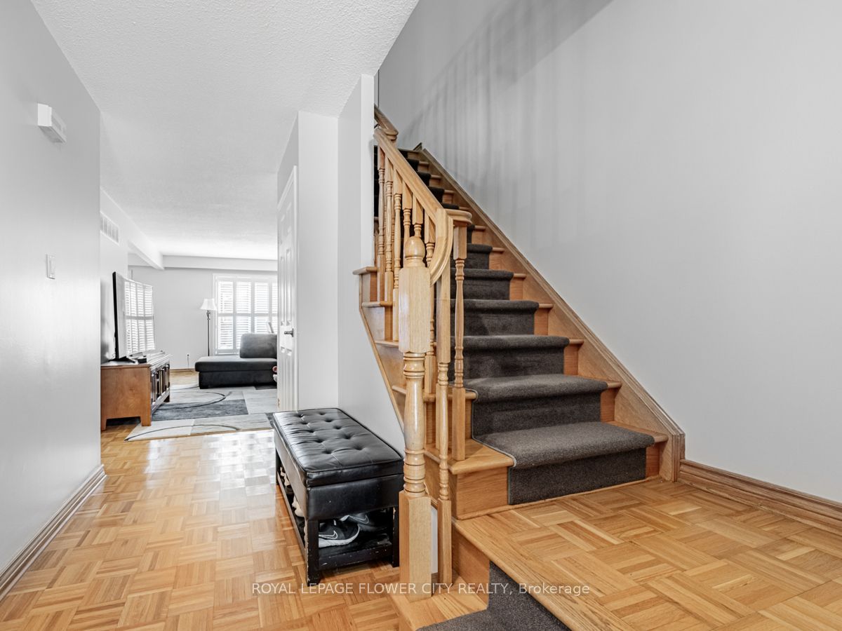 750 Burnhamthorpe Road E, #31