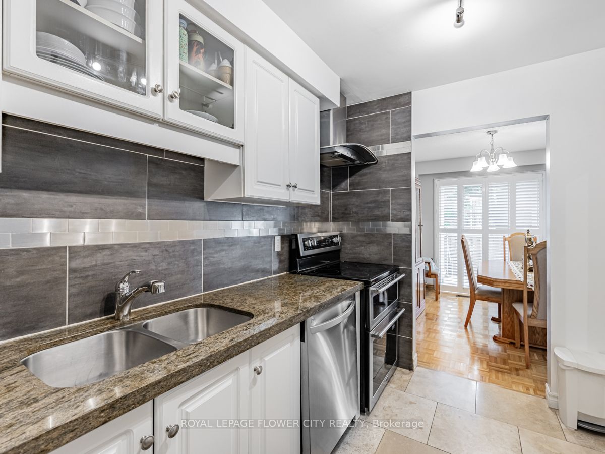 750 Burnhamthorpe Road E, #31