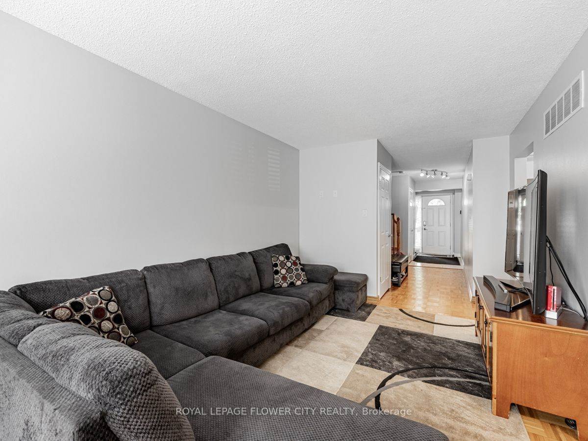 750 Burnhamthorpe Road E, #31