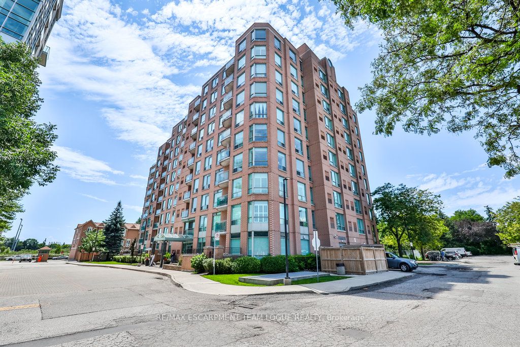 190 Manitoba Street, #805