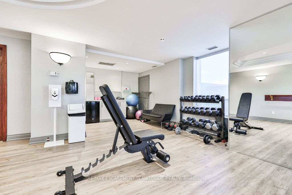 190 Manitoba Street, #805