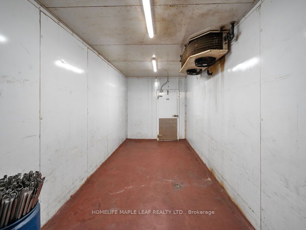 8438 Ninth Line