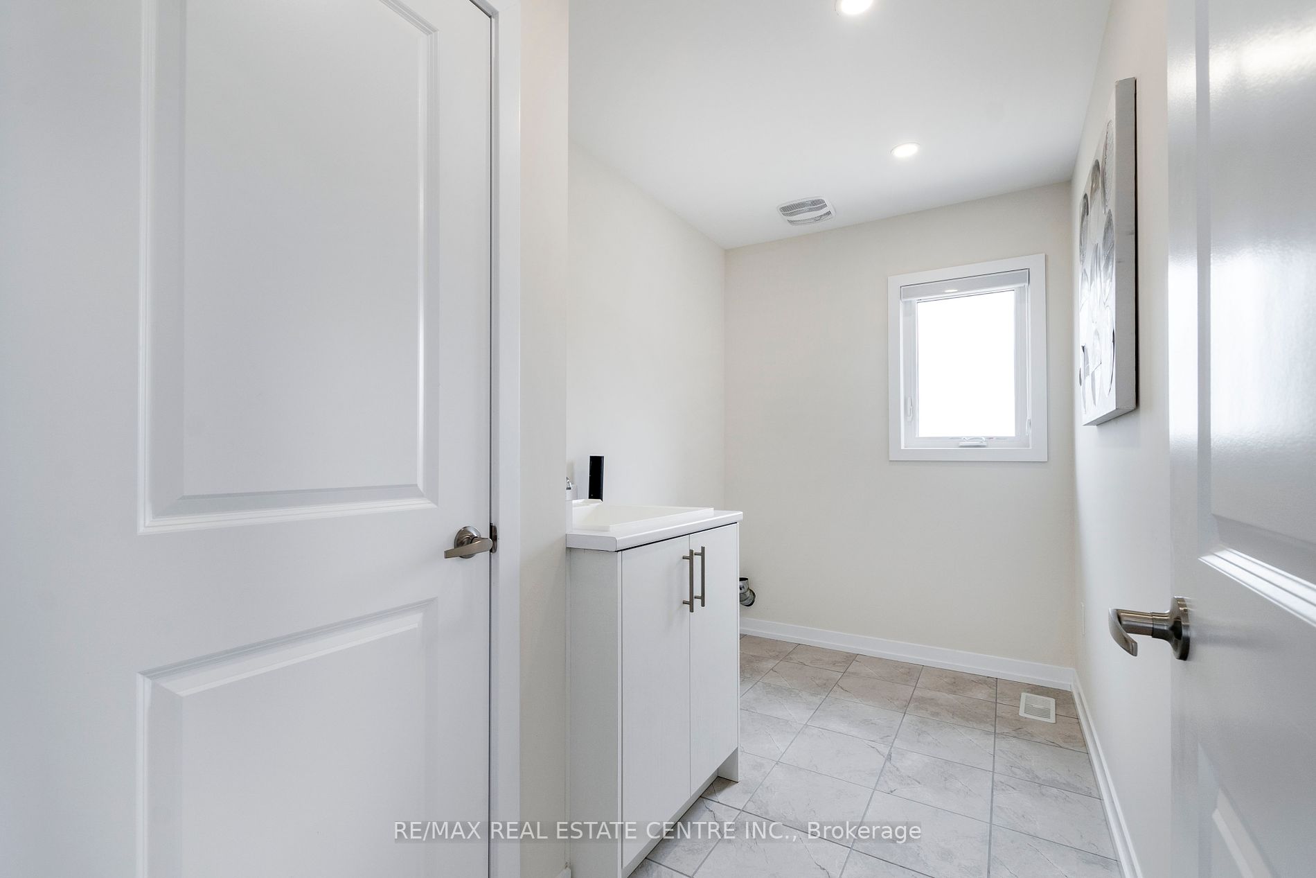 1535 Wellwood Terr