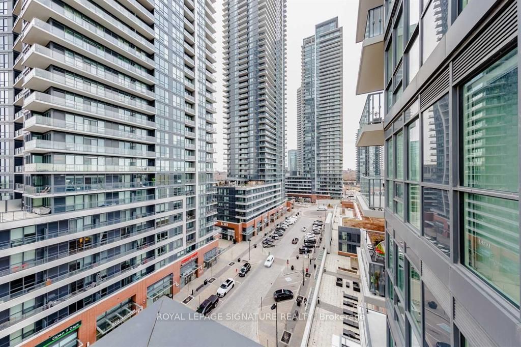 2200 Lakeshore Boulevard #1003