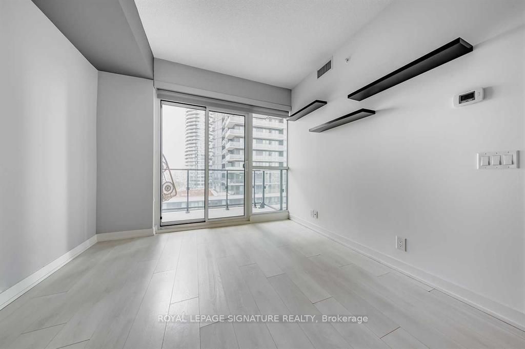 2200 Lakeshore Boulevard #1003