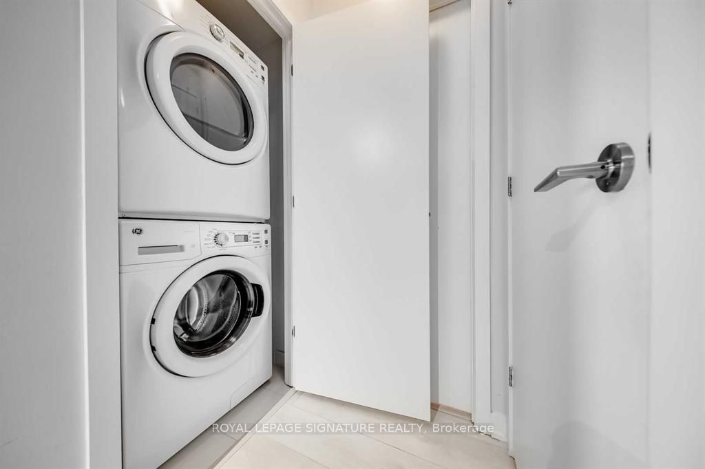 2200 Lakeshore Boulevard #1003