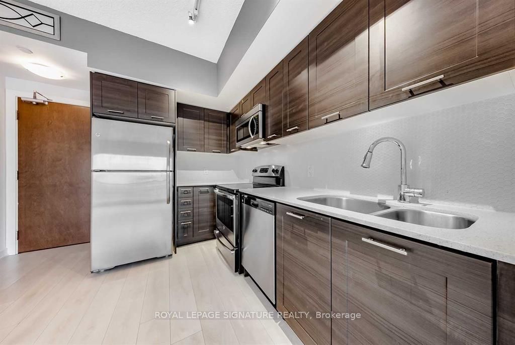 2200 Lakeshore Boulevard #1003