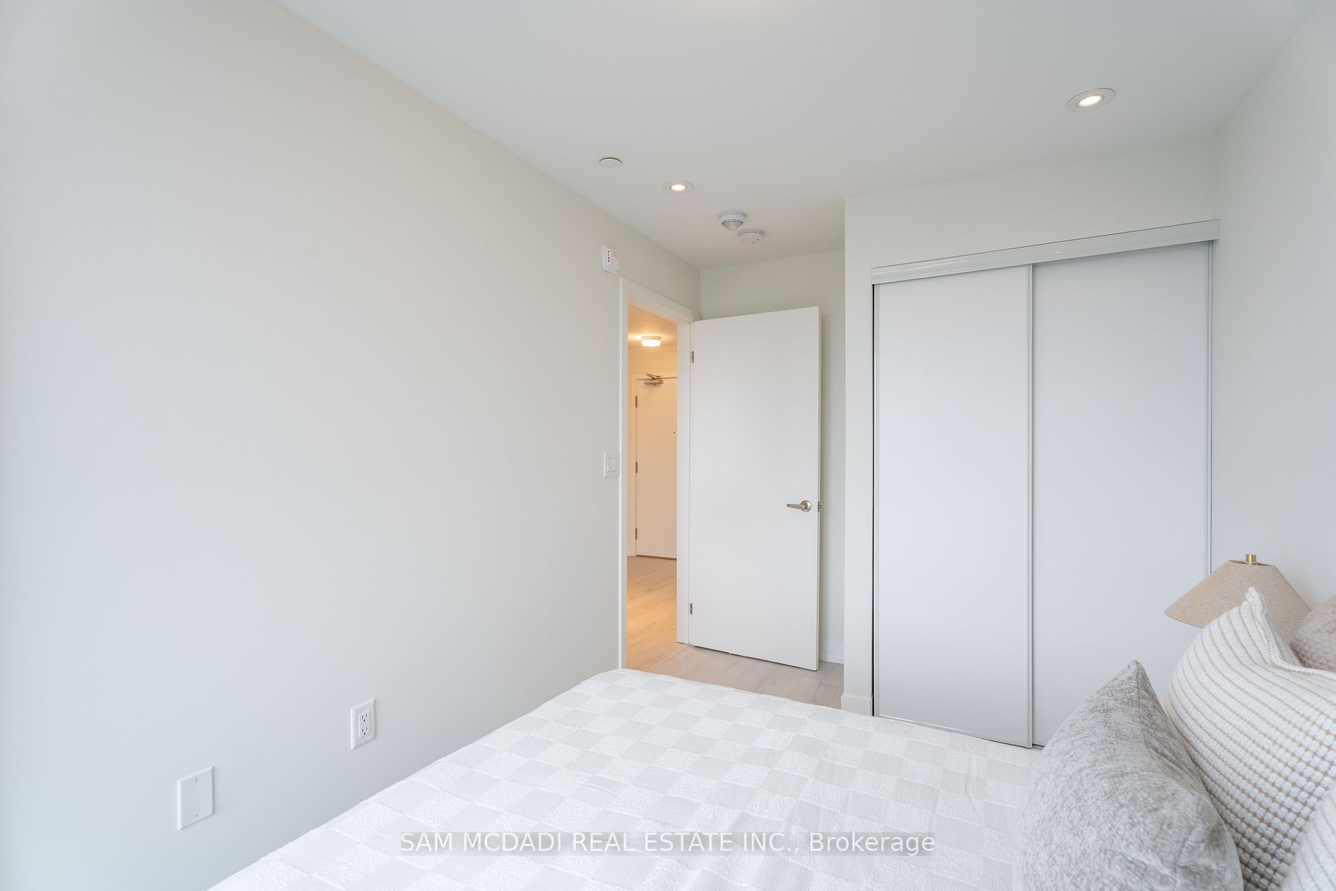 3401 Ridgeway Drive #416