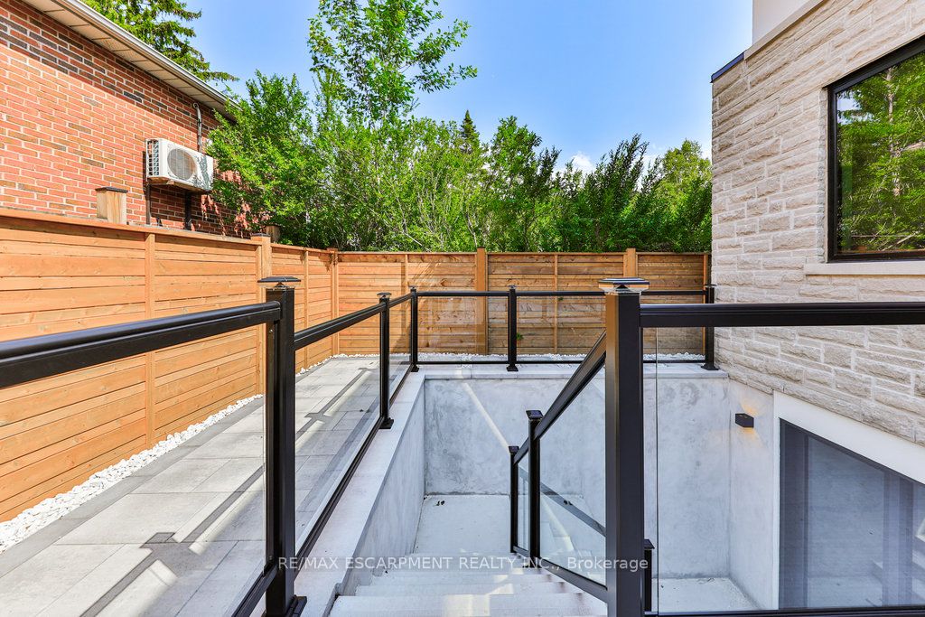 1241 Strathy Ave