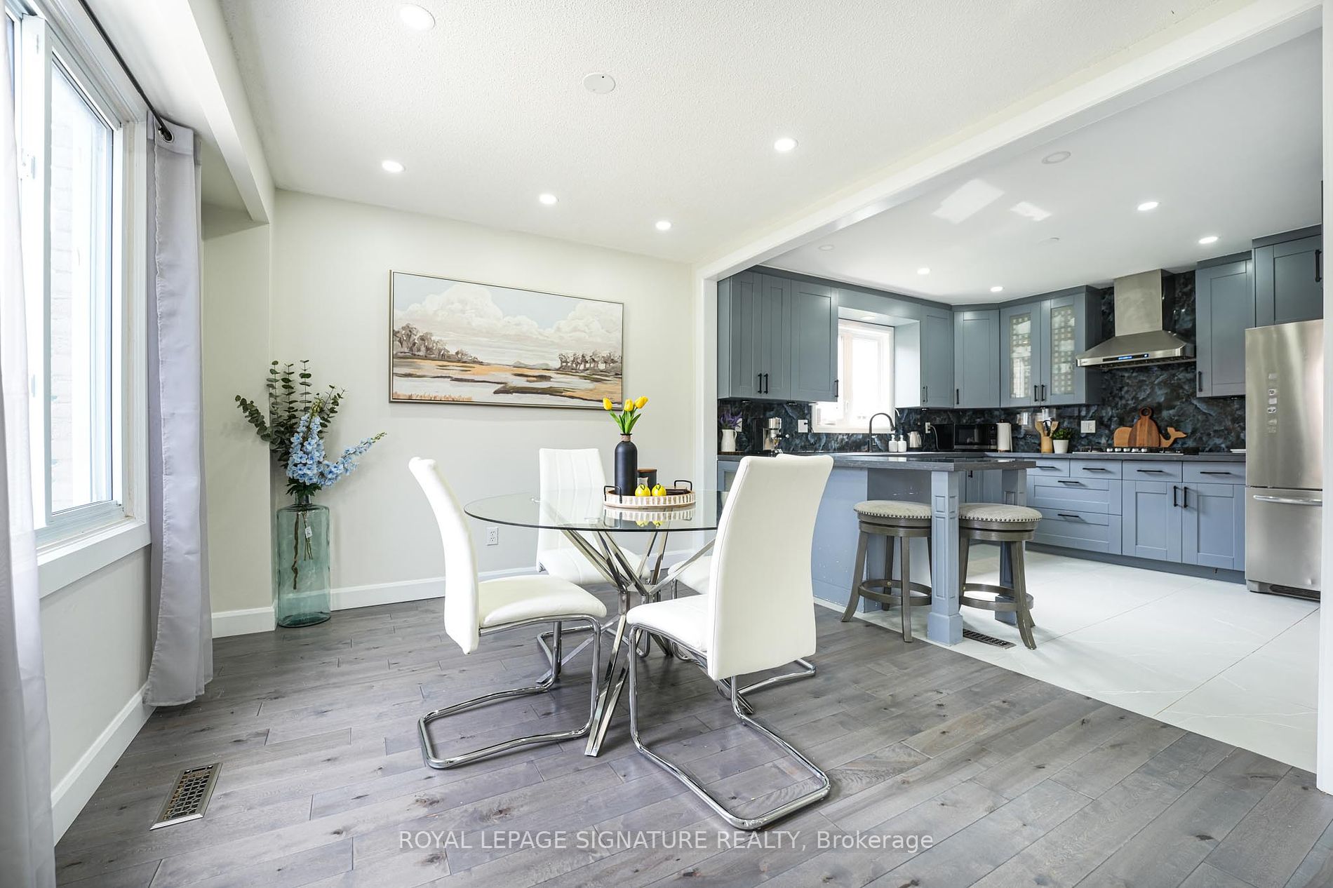 1521 Ealing Crt