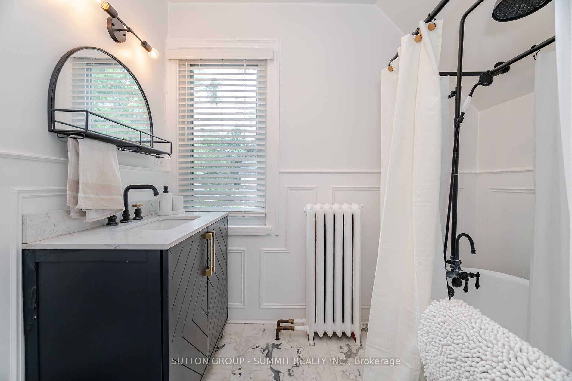 38 JOHN St S