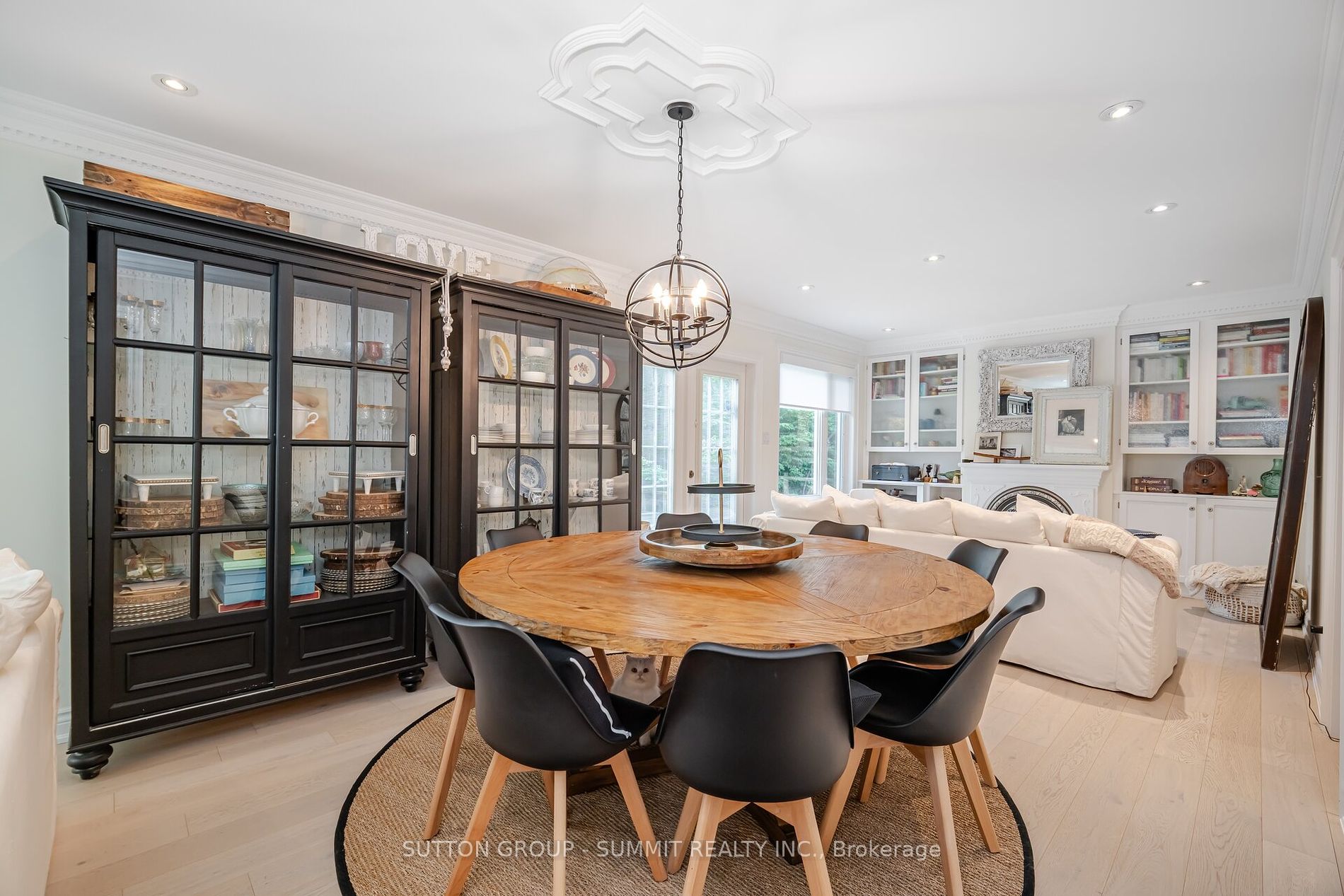 38 JOHN St S