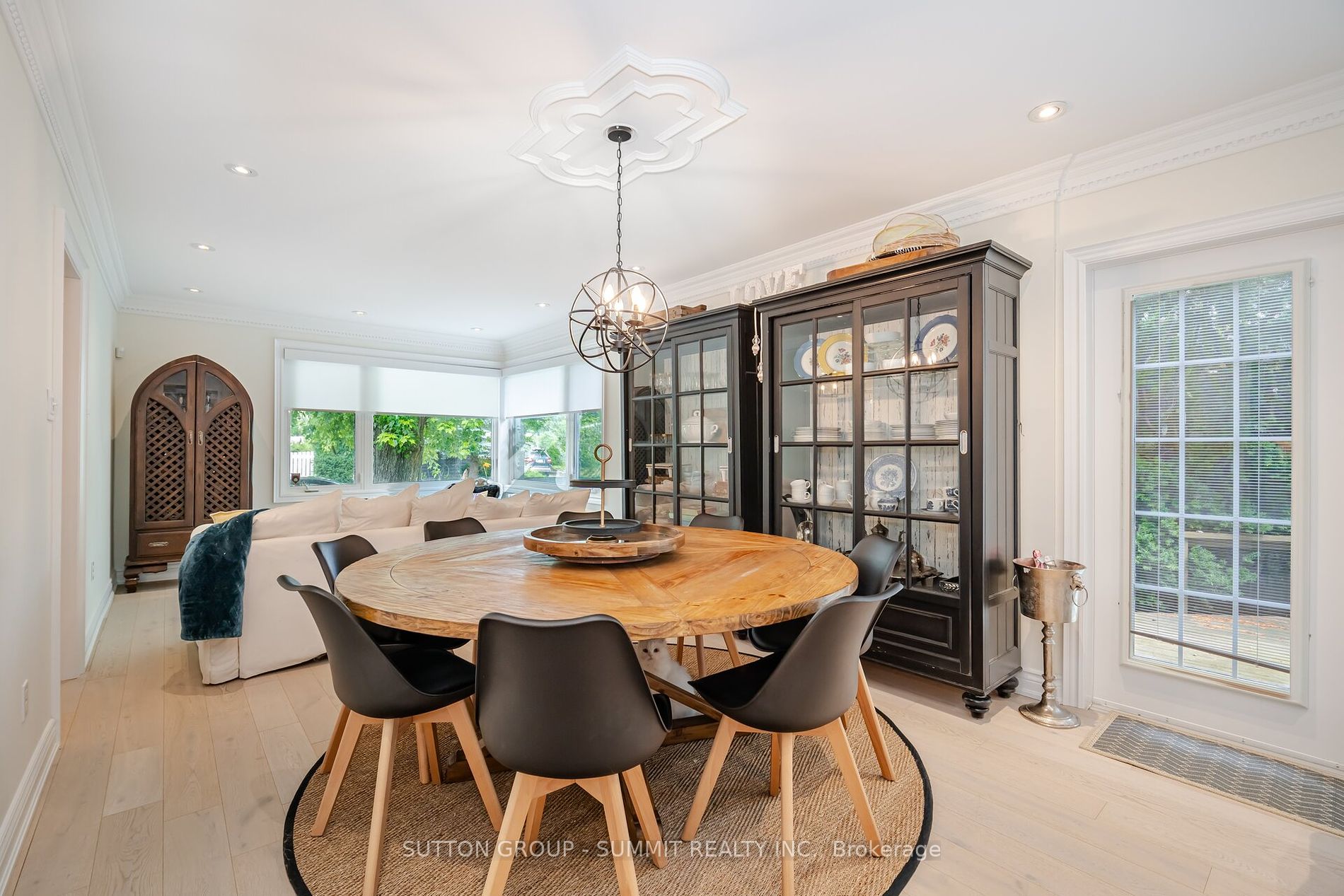 38 JOHN St S