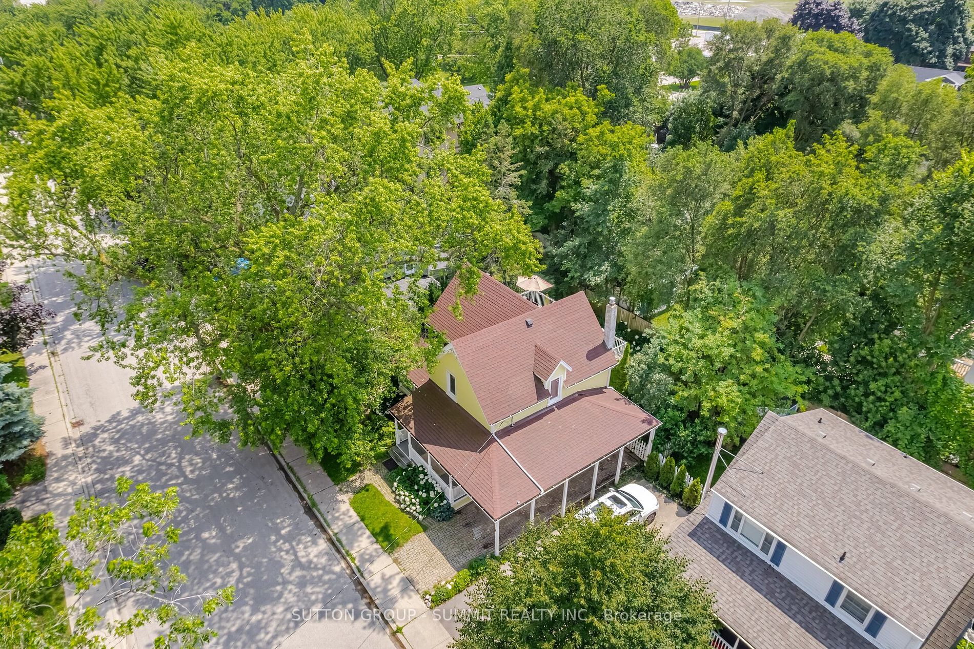38 JOHN St S