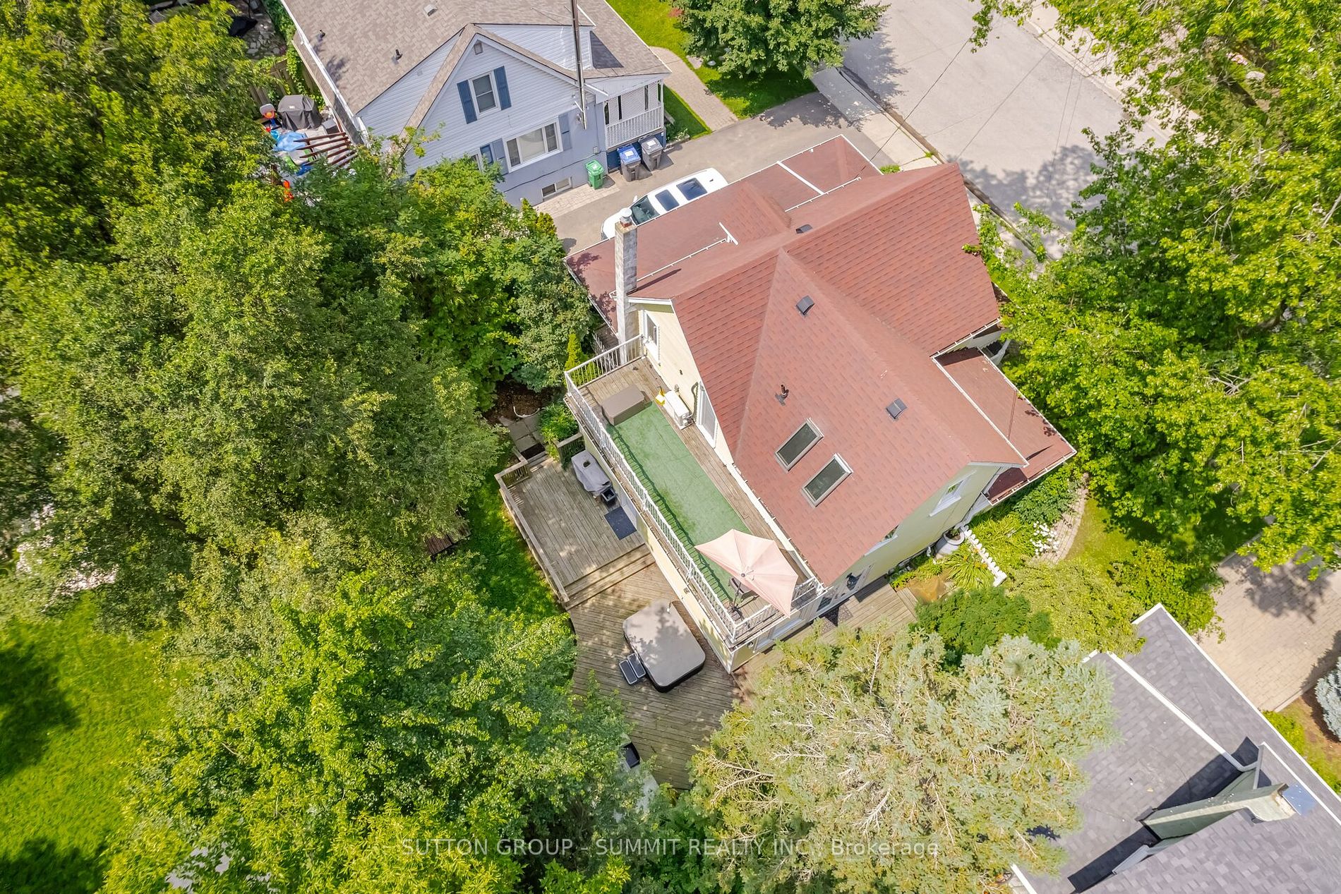 38 JOHN St S