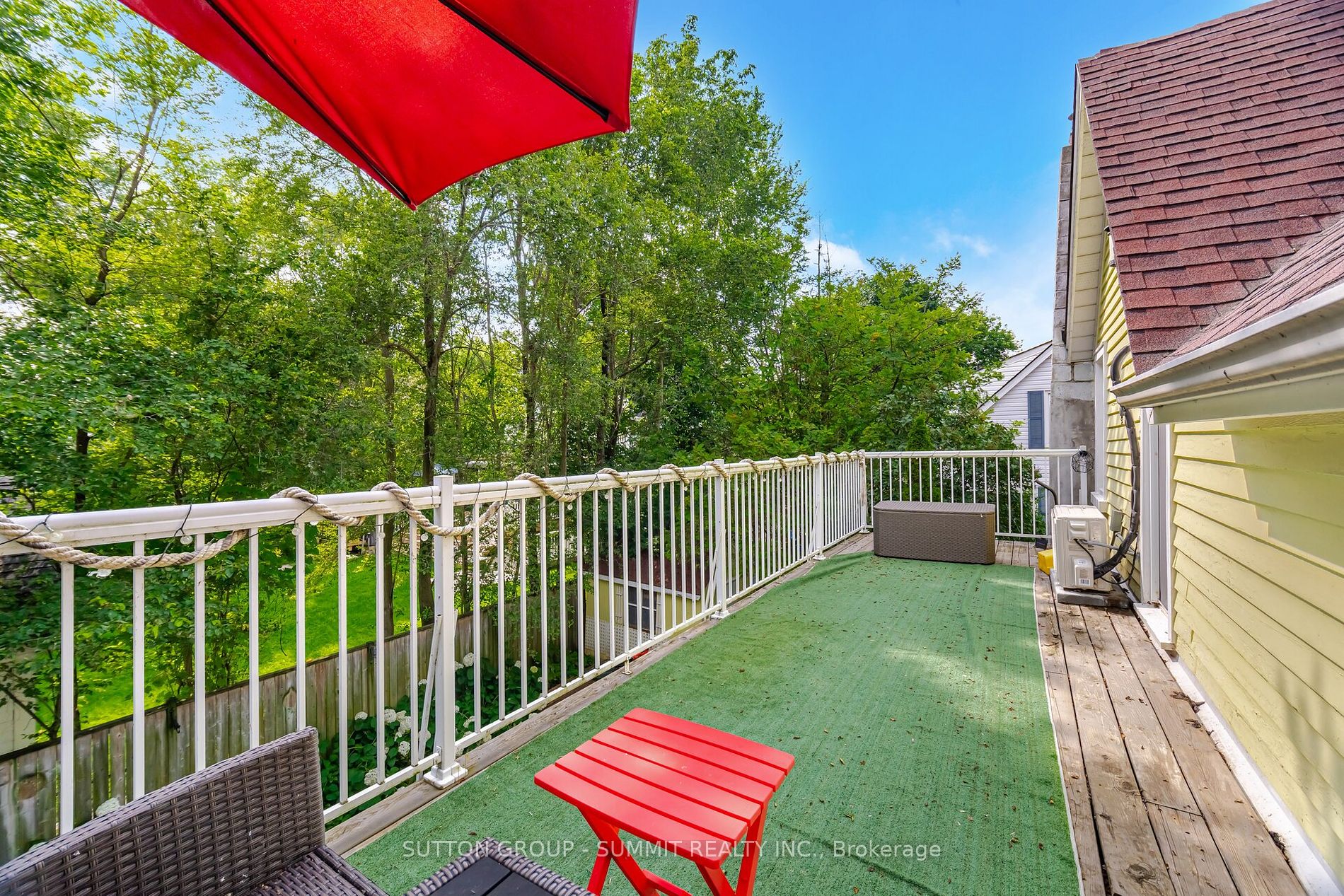 38 JOHN St S