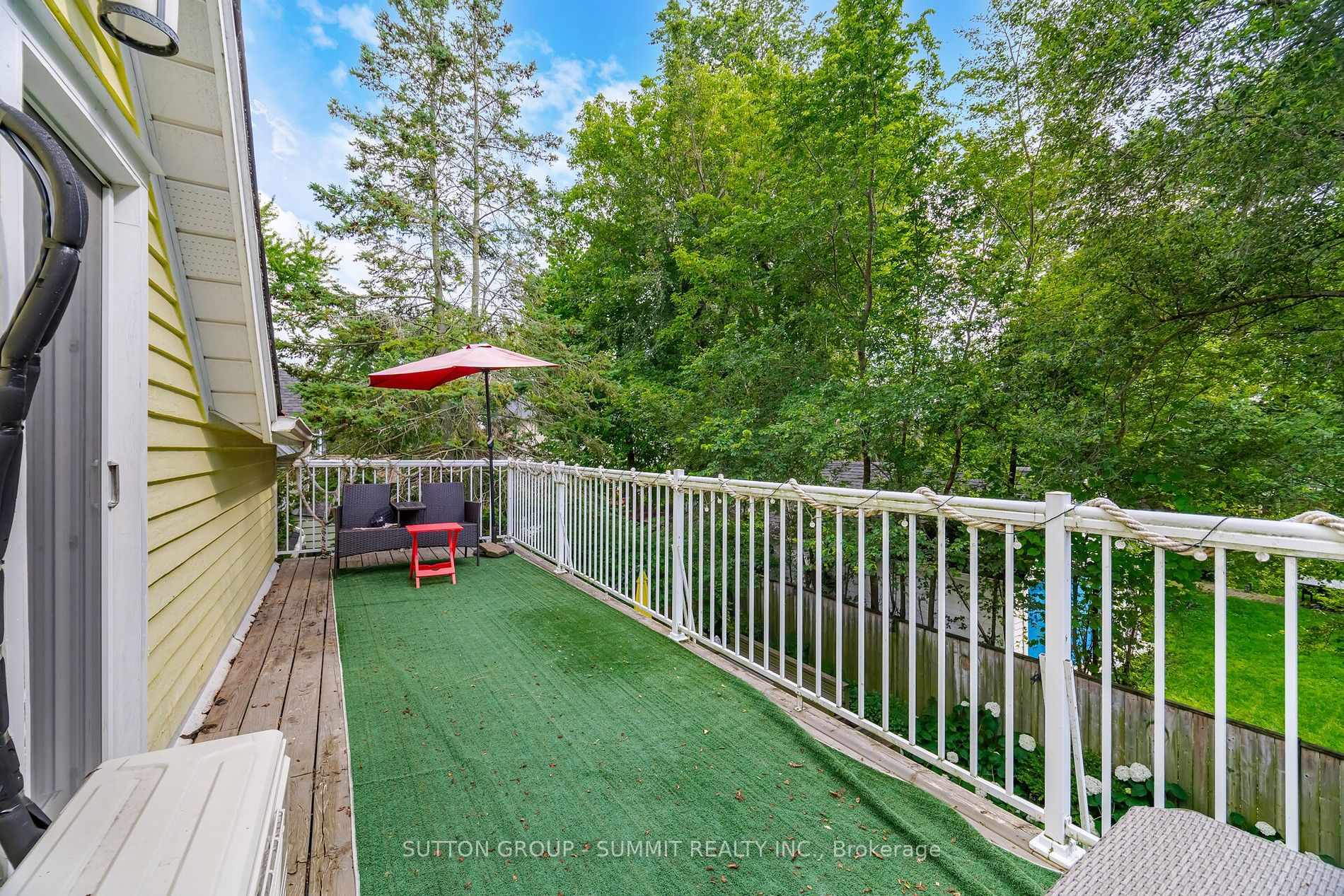 38 JOHN St S