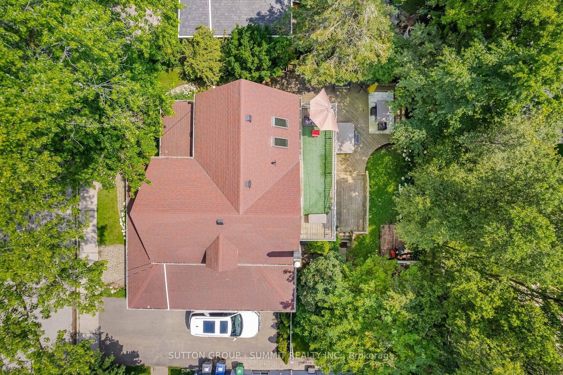 38 JOHN St S