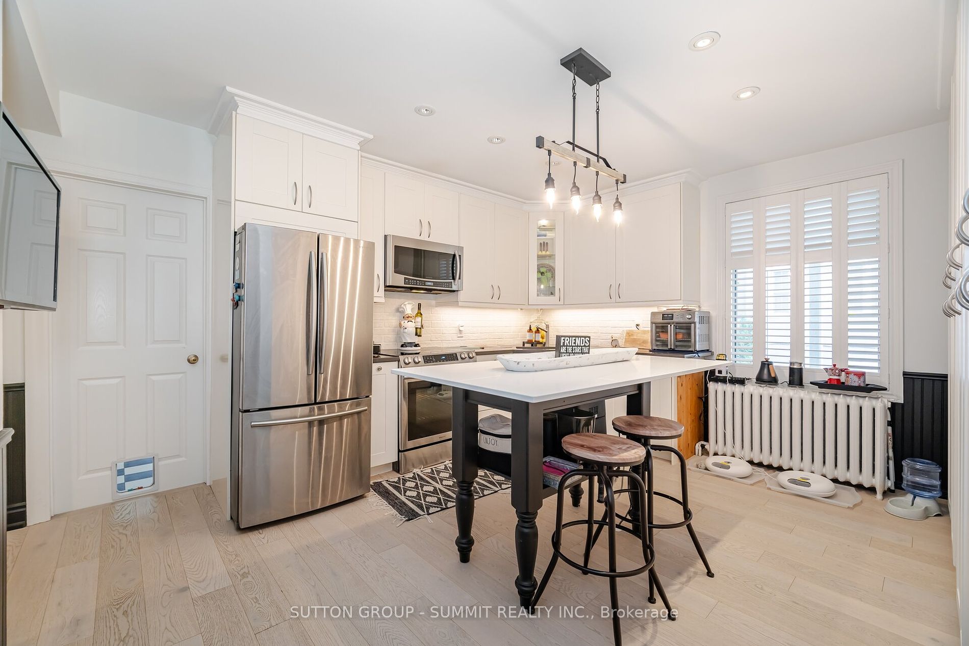 38 JOHN St S