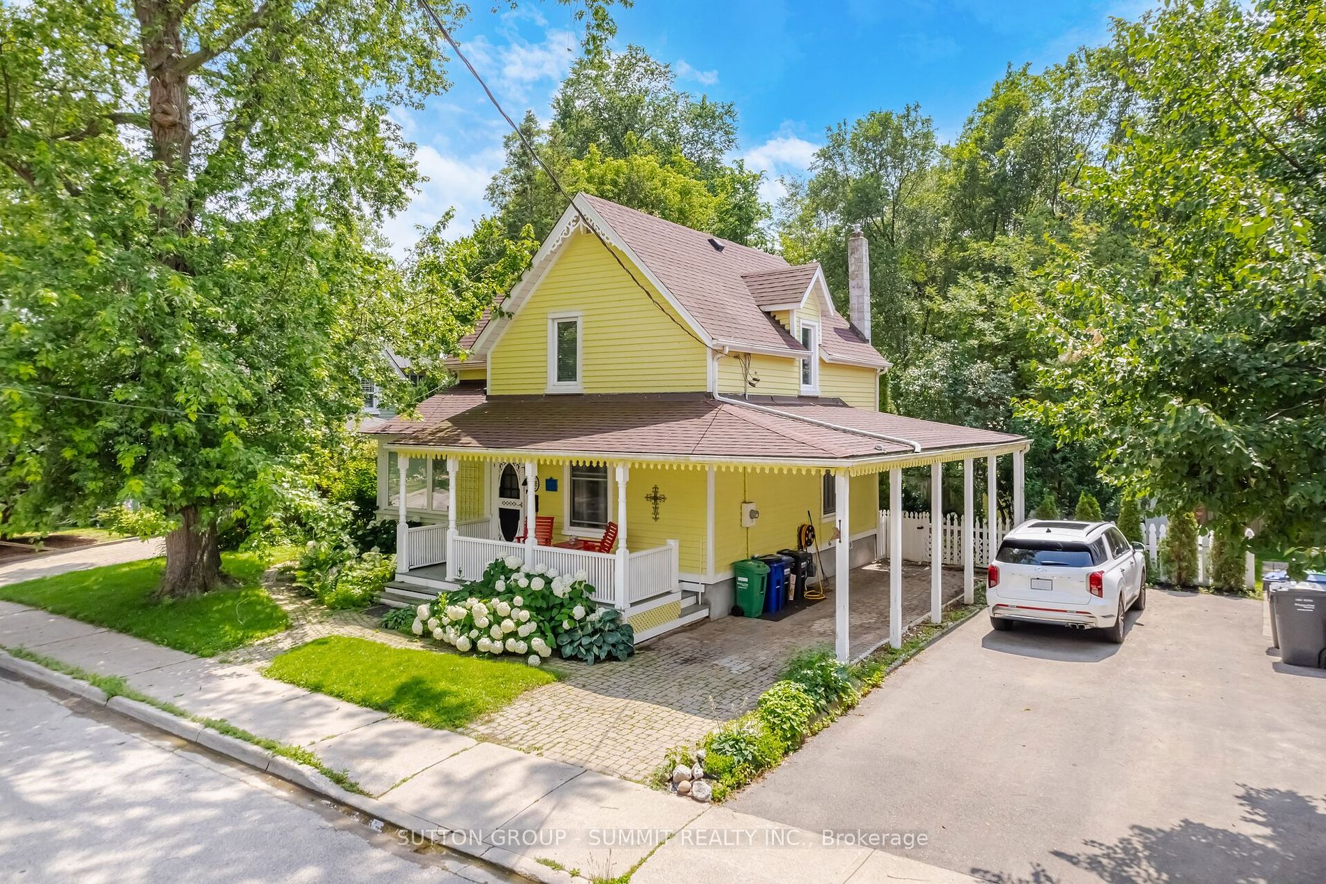 38 JOHN St S
