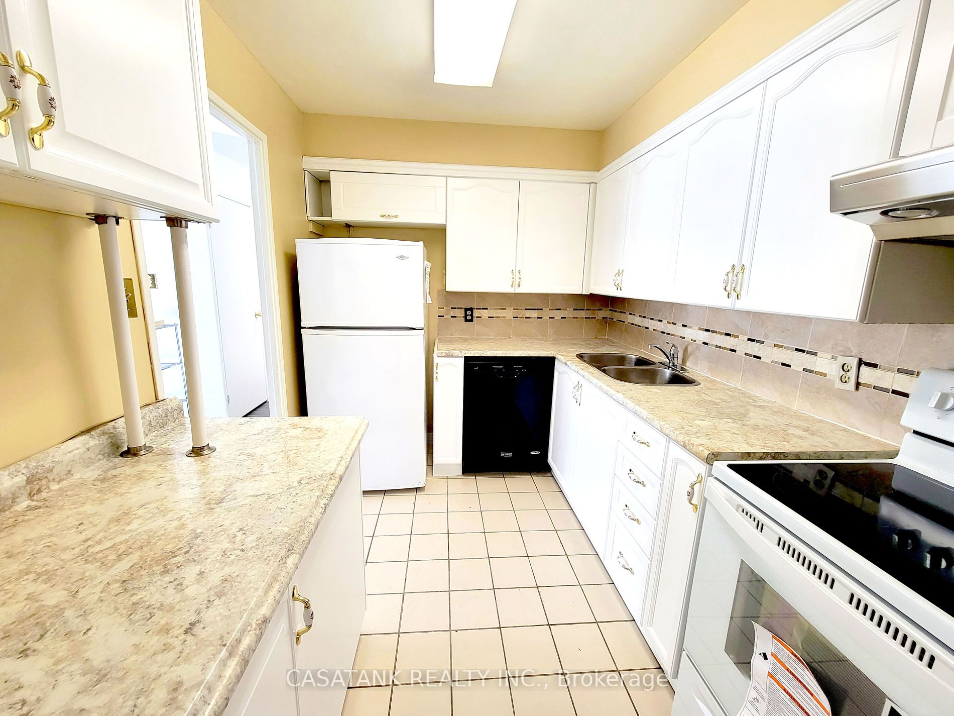 1580 Mississauga Valley Blvd, #103