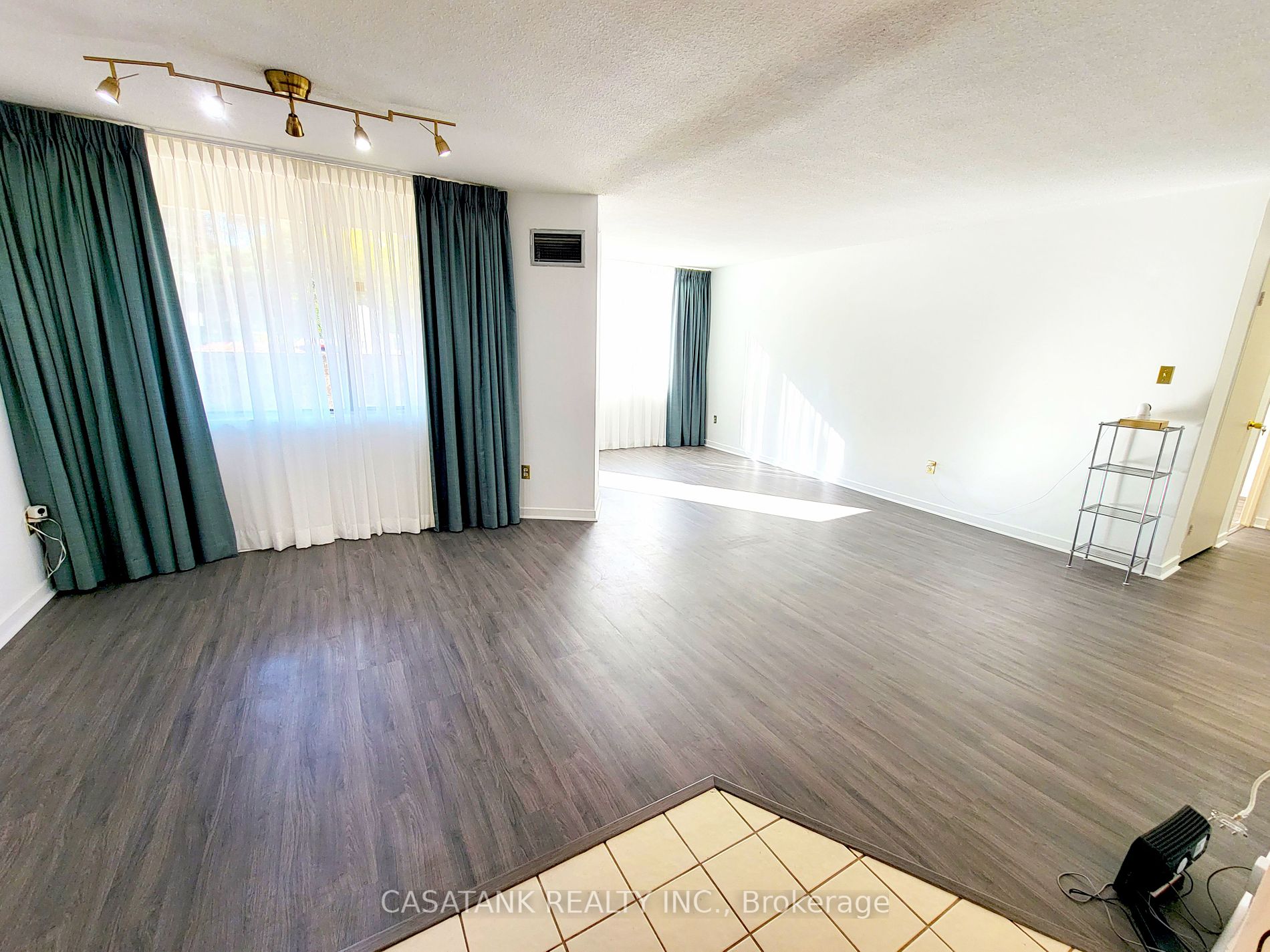 1580 Mississauga Valley Blvd, #103