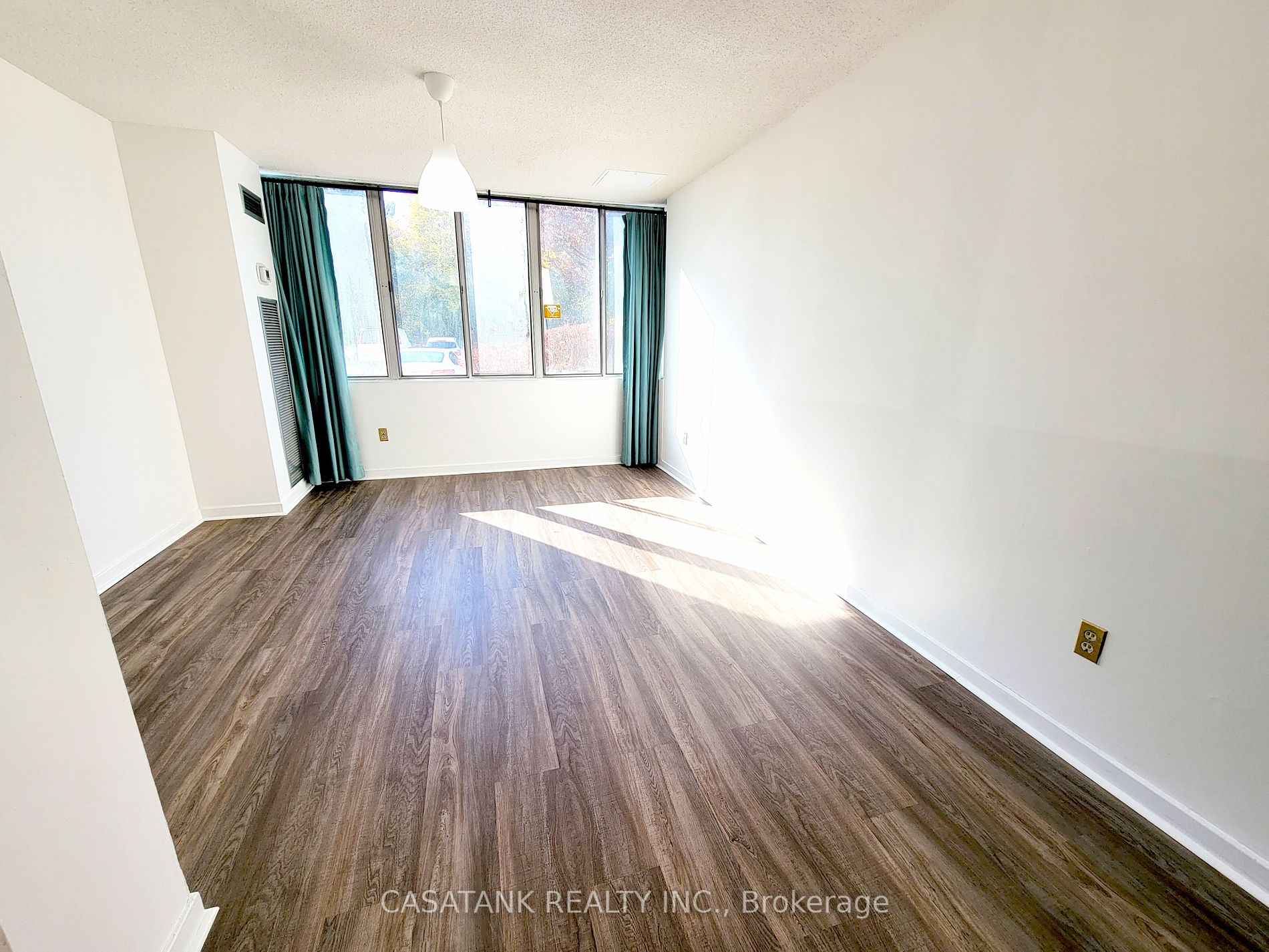 1580 Mississauga Valley Blvd, #103