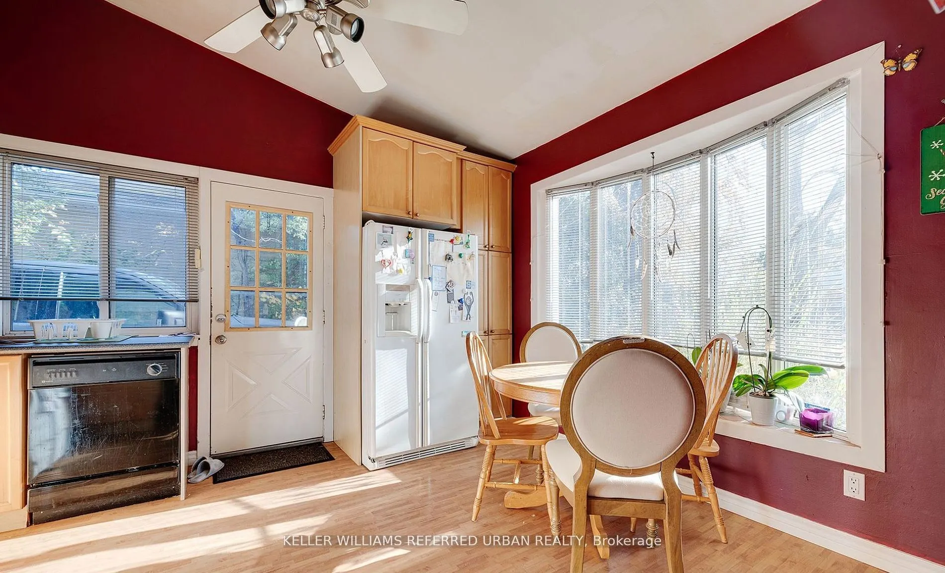 611 Pinegrove Rd