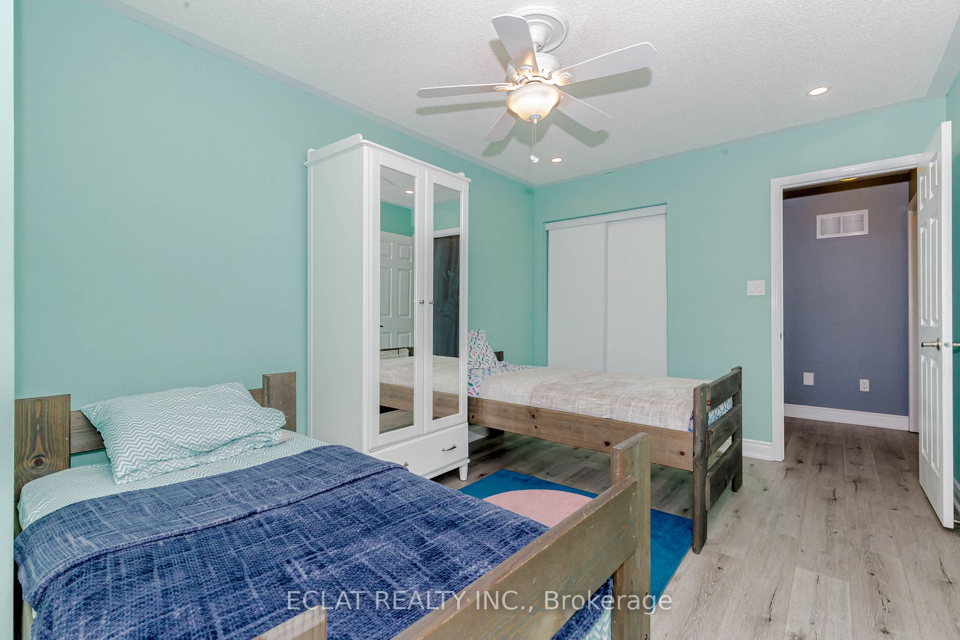 925 Burrows Gate