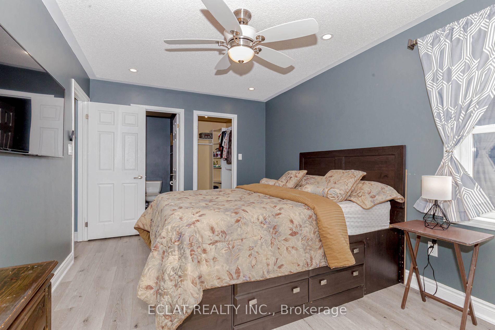 925 Burrows Gate
