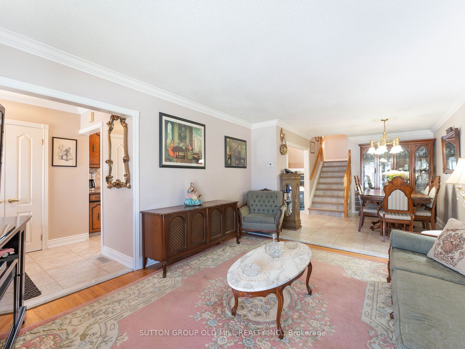 31 Demaris Ave
