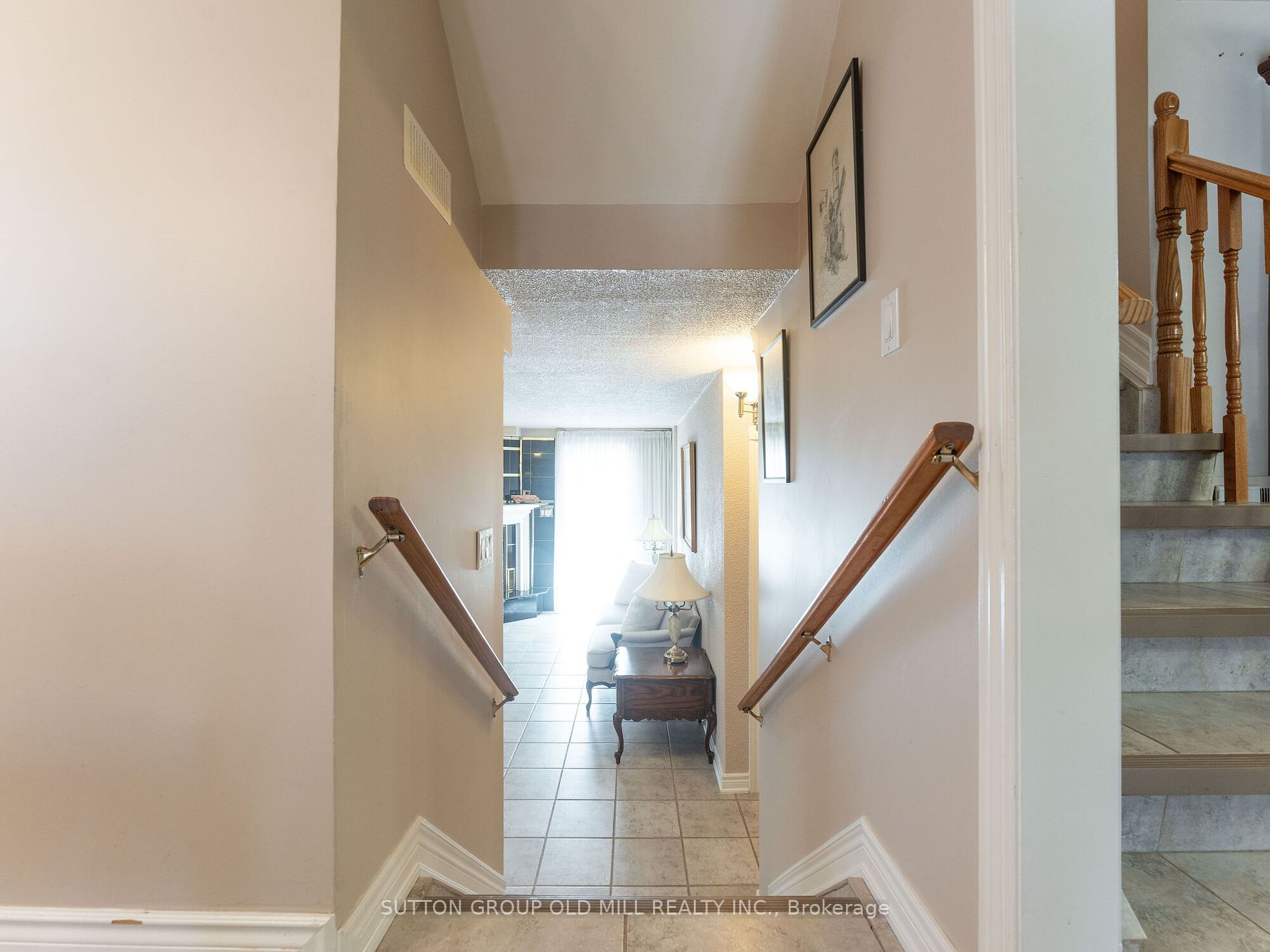 31 Demaris Ave