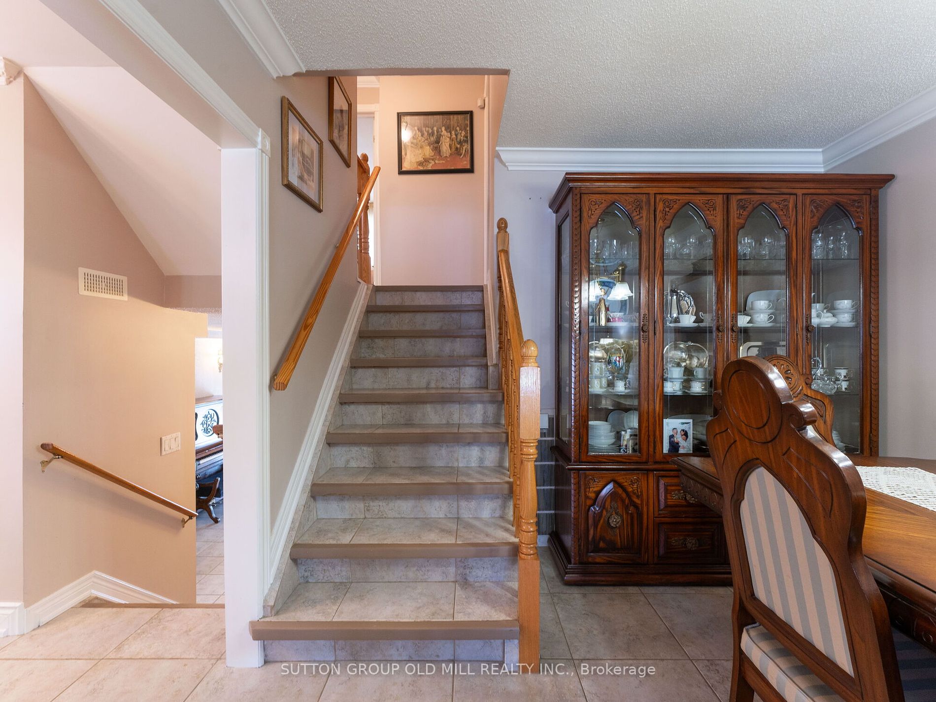 31 Demaris Ave