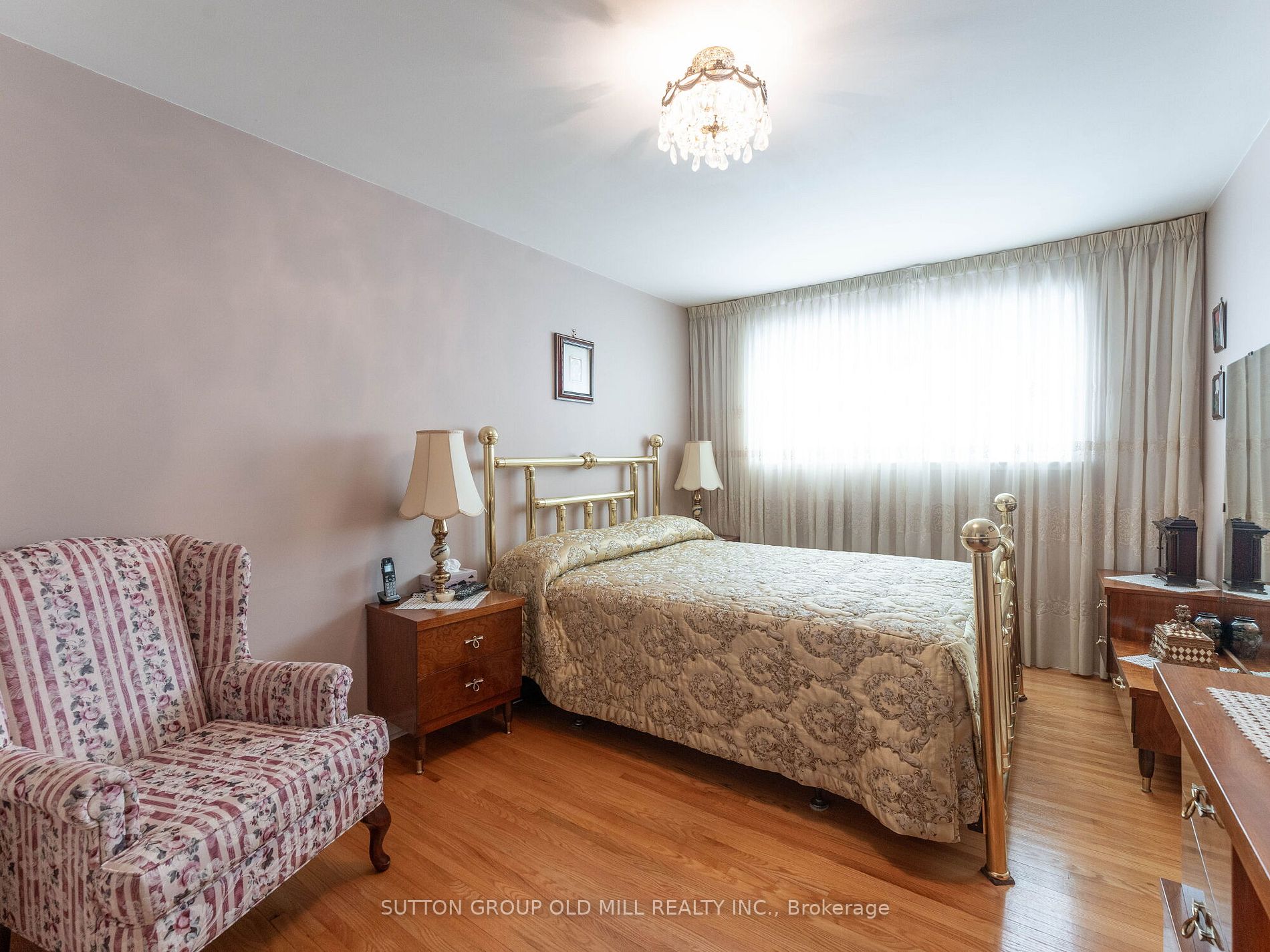 31 Demaris Ave