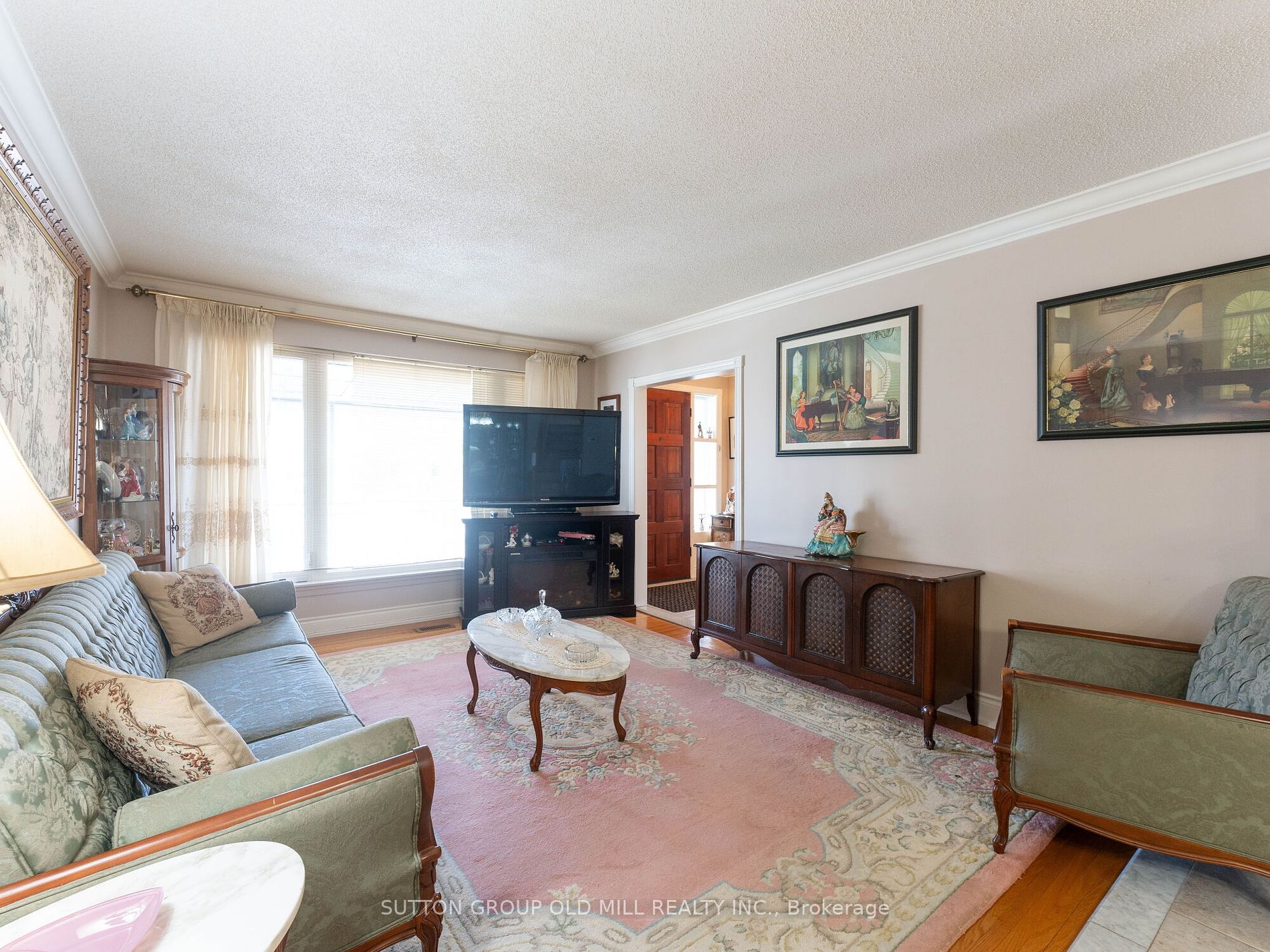 31 Demaris Ave