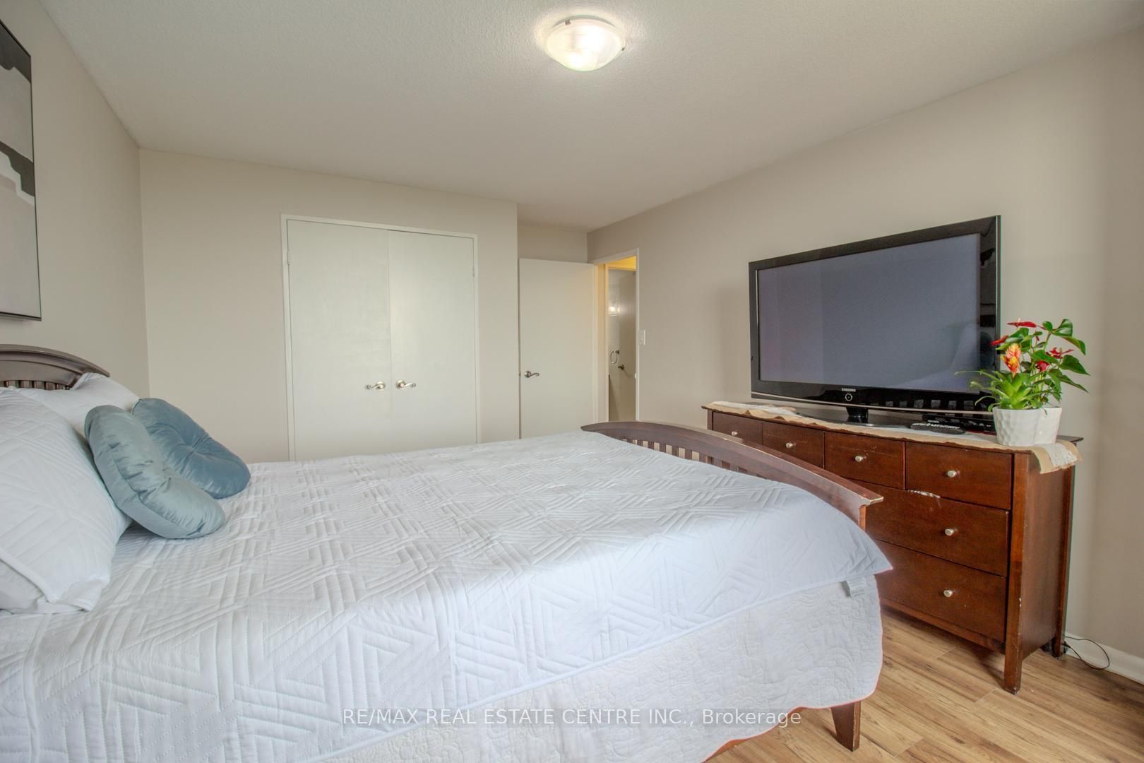 1320 Mississauga Valley Blvd, #1012