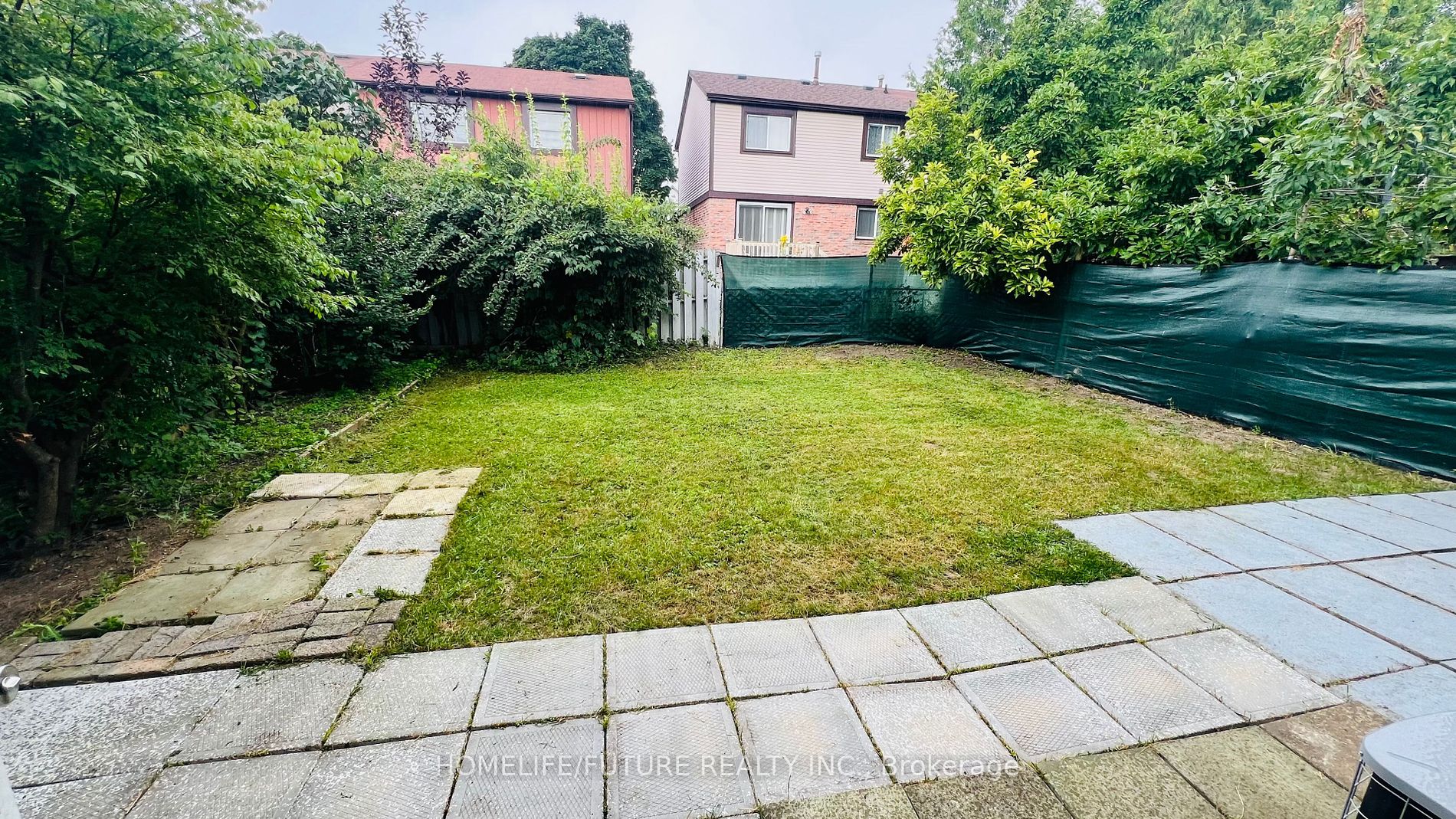 16 Newington Crescent