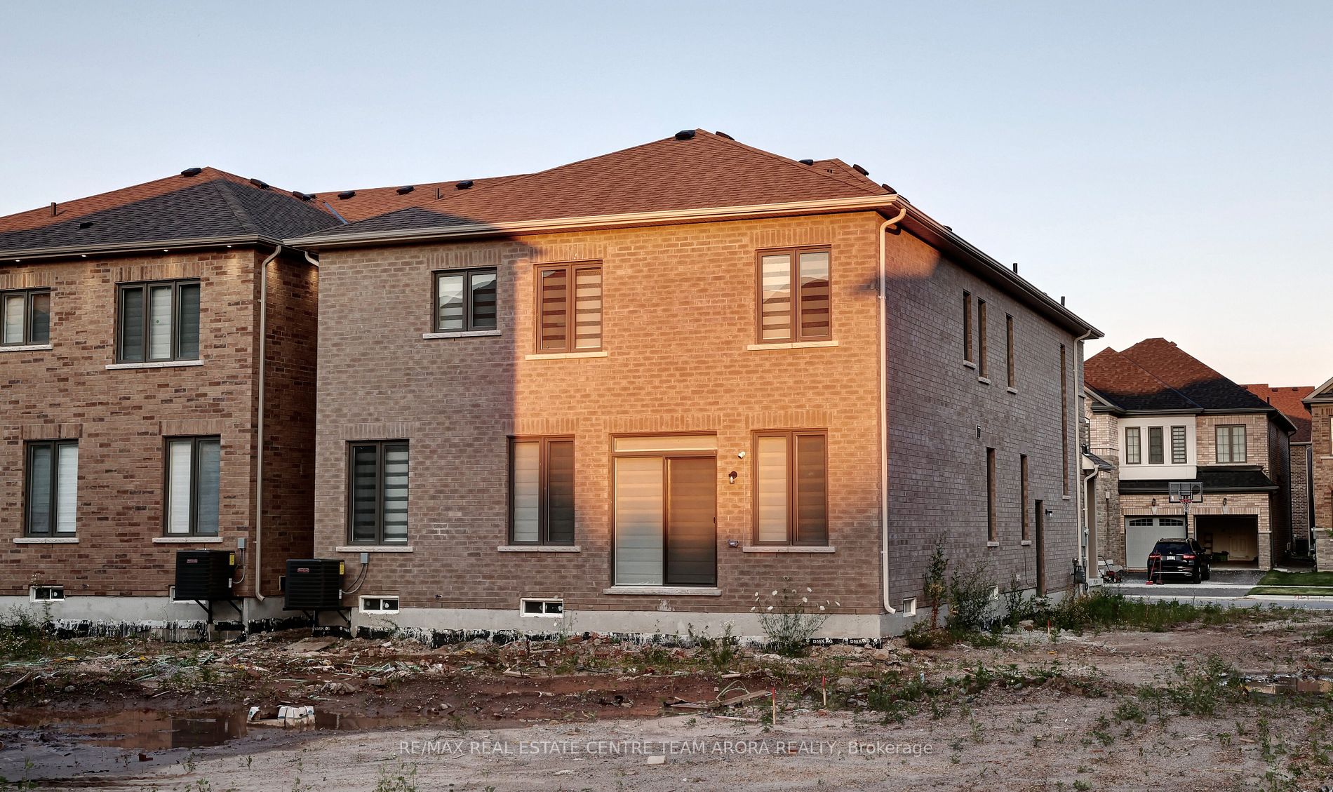 20 Fuller St