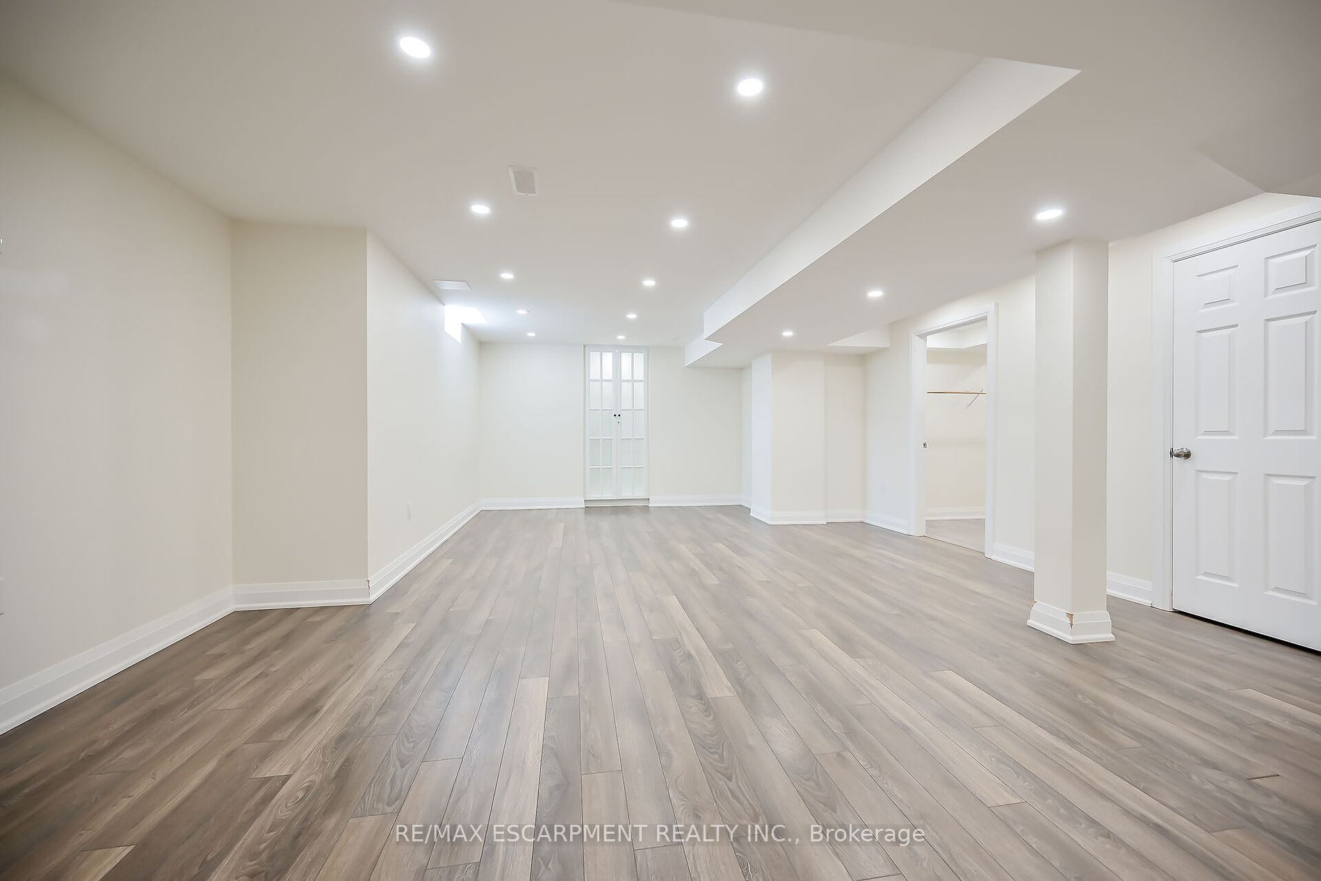 21 Chetholme Pl