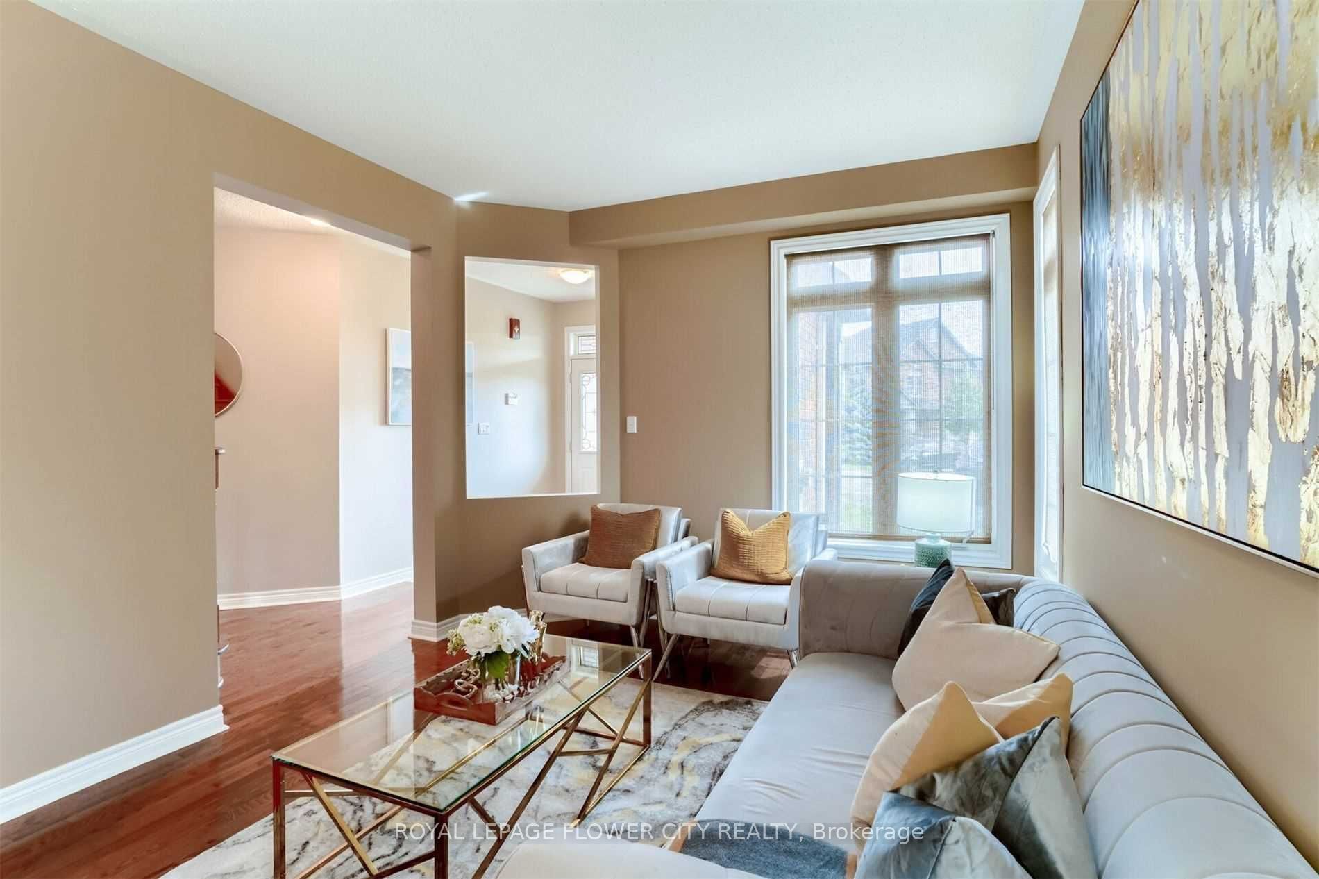 56 Laurentide Crescent