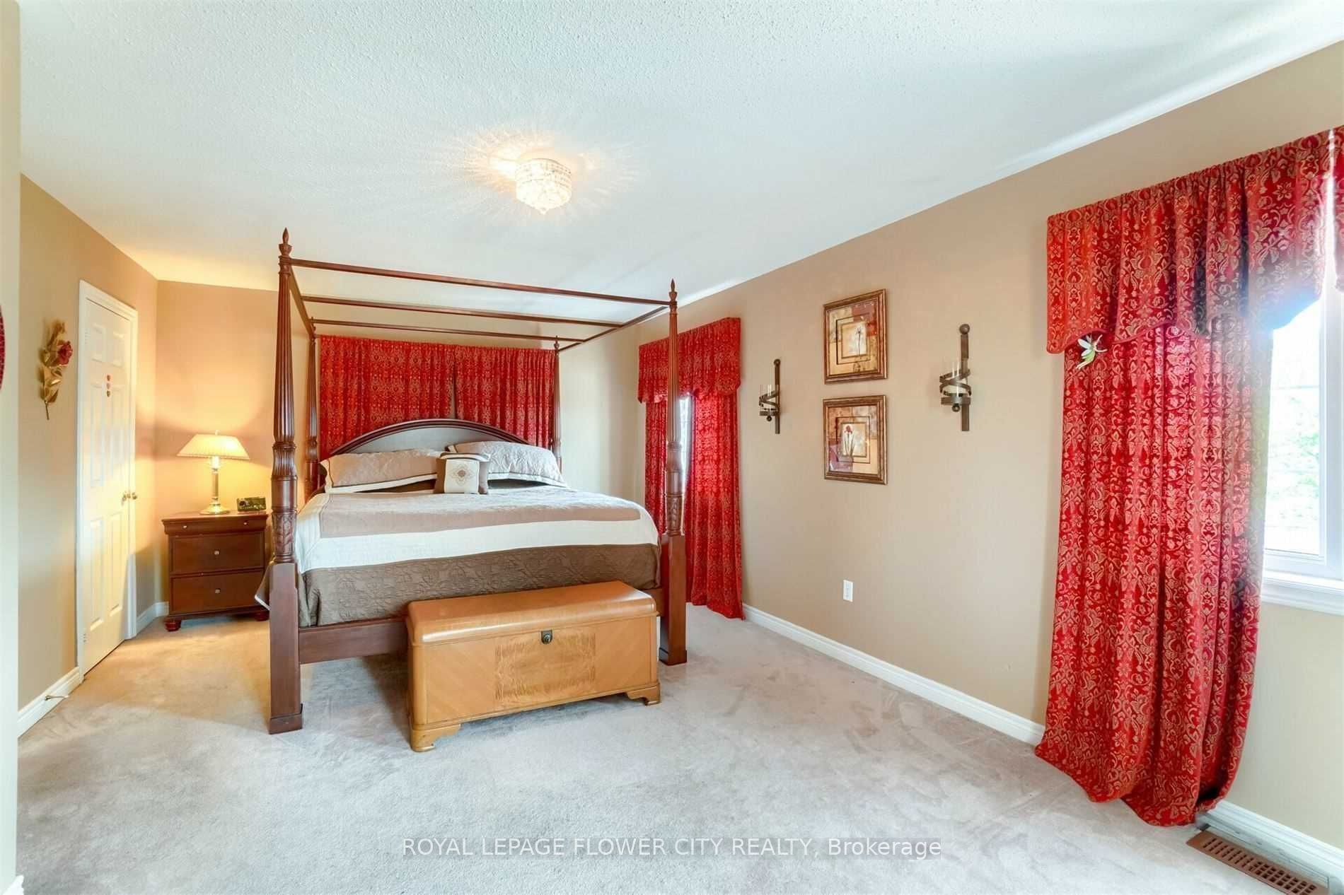 56 Laurentide Crescent