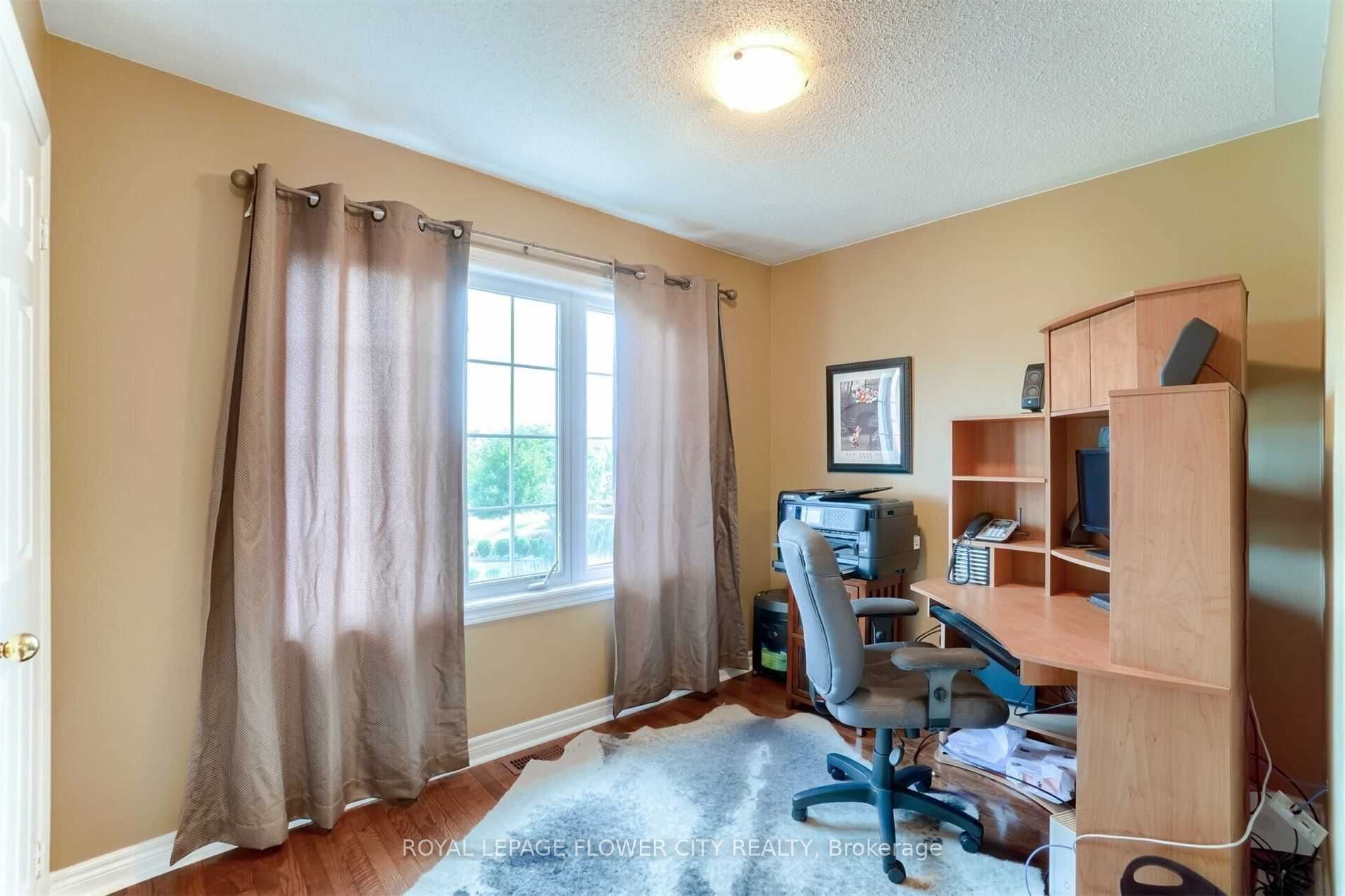 56 Laurentide Crescent
