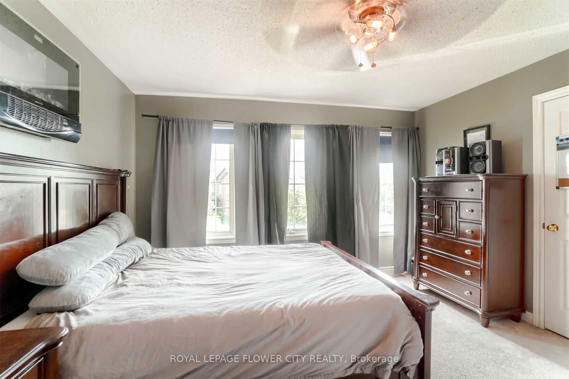 56 Laurentide Crescent