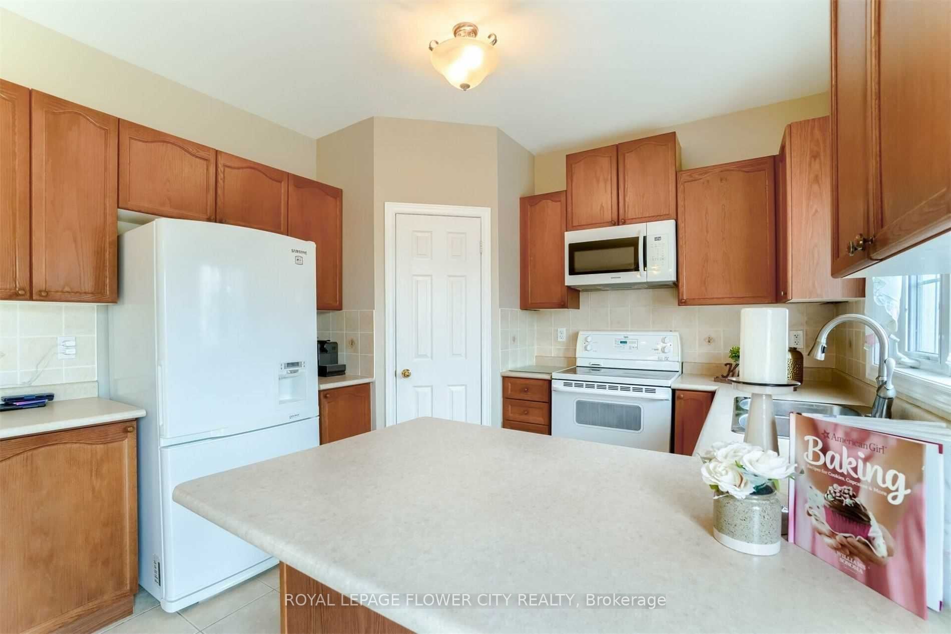 56 Laurentide Crescent
